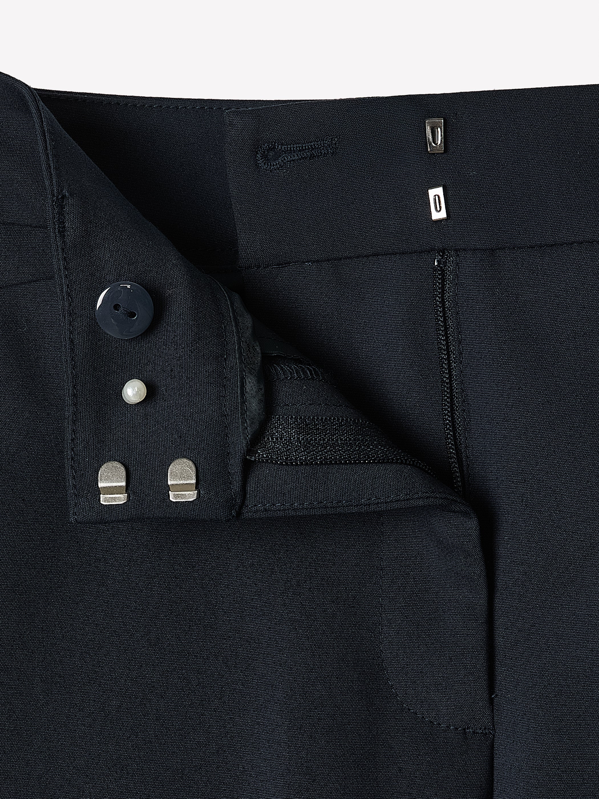 Limitless Mid-Rise Slim-Leg Signature Fit Ankle Pant