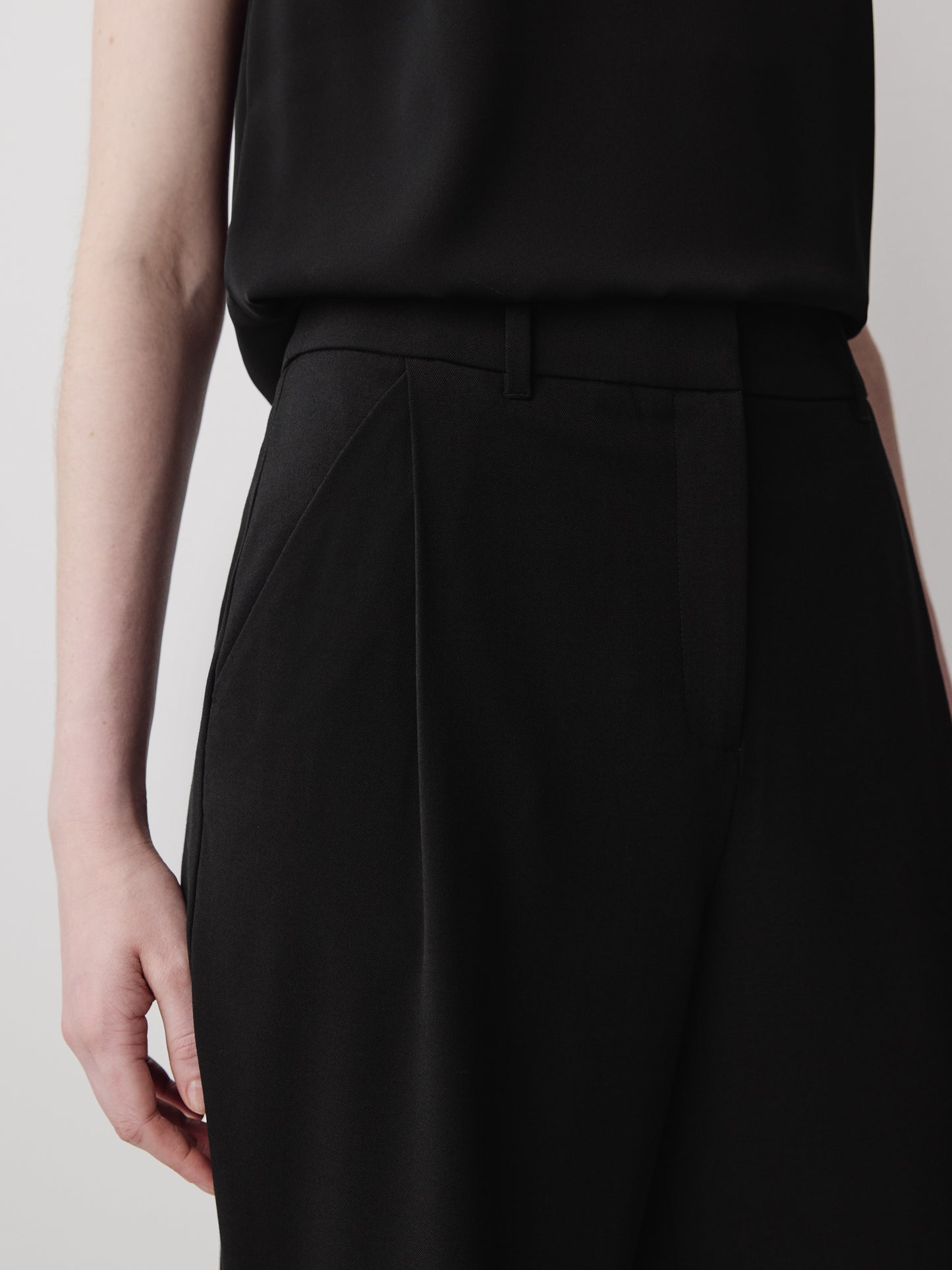 Twill High-Rise Barrel Ankle Pant