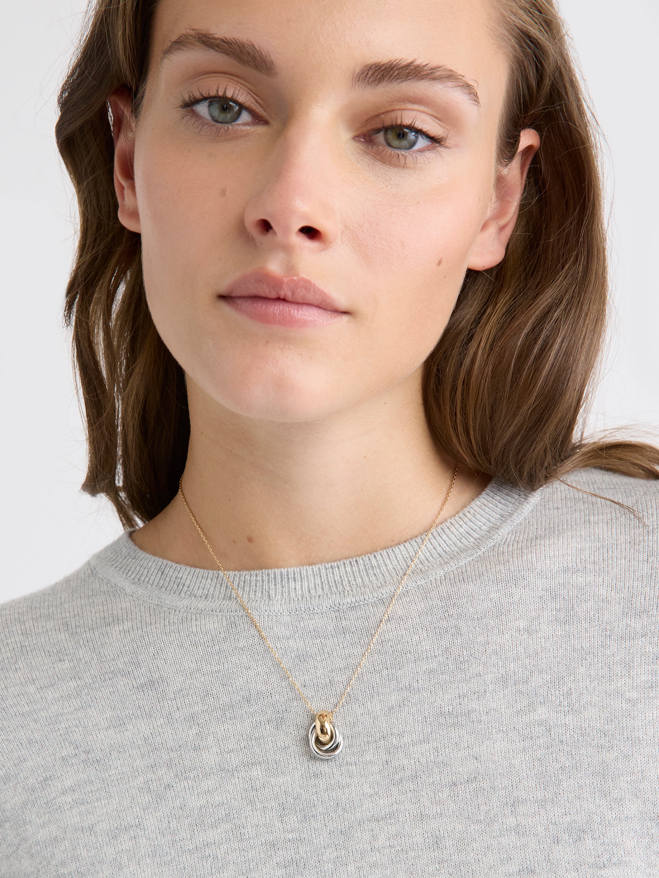 Collier à Chaîne avec Pendentif Style Heurtoir à Deux Tons