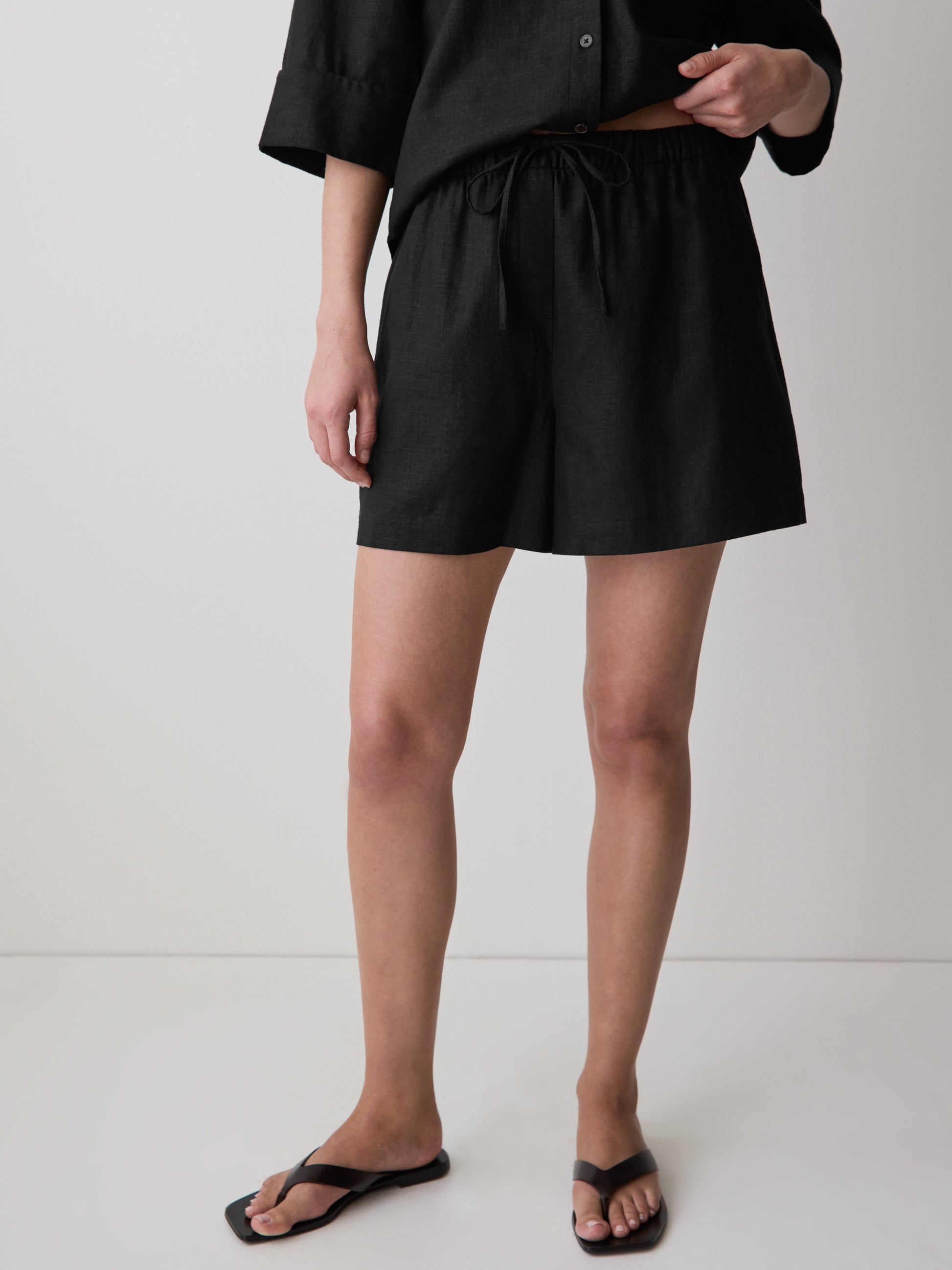 Linen-Blend Mid-Rise Pull-On Short