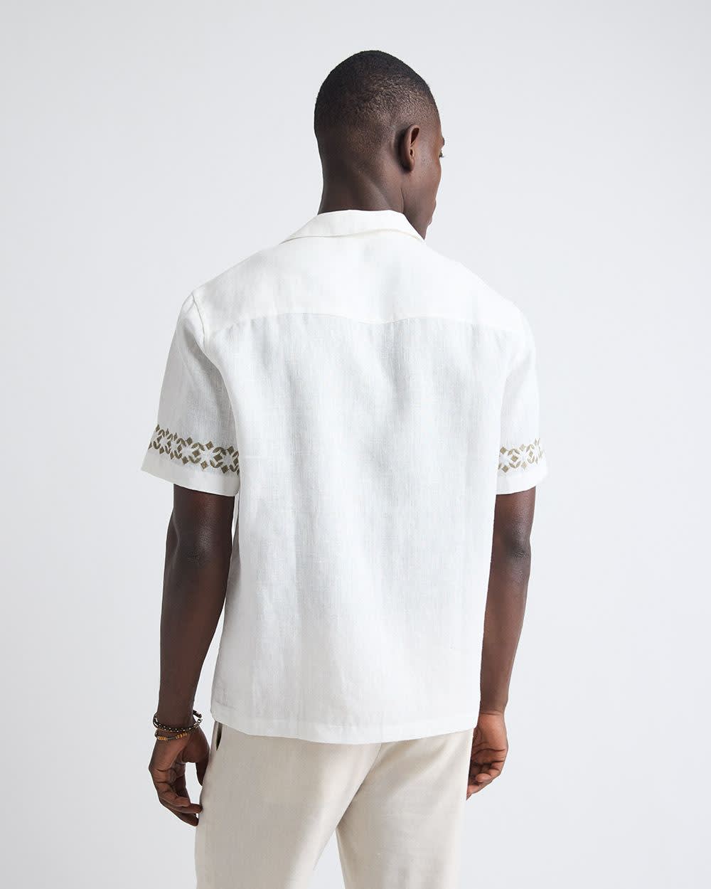 Chemise en Lin à Manches Courtes et Col Camp avec Détails Brodés