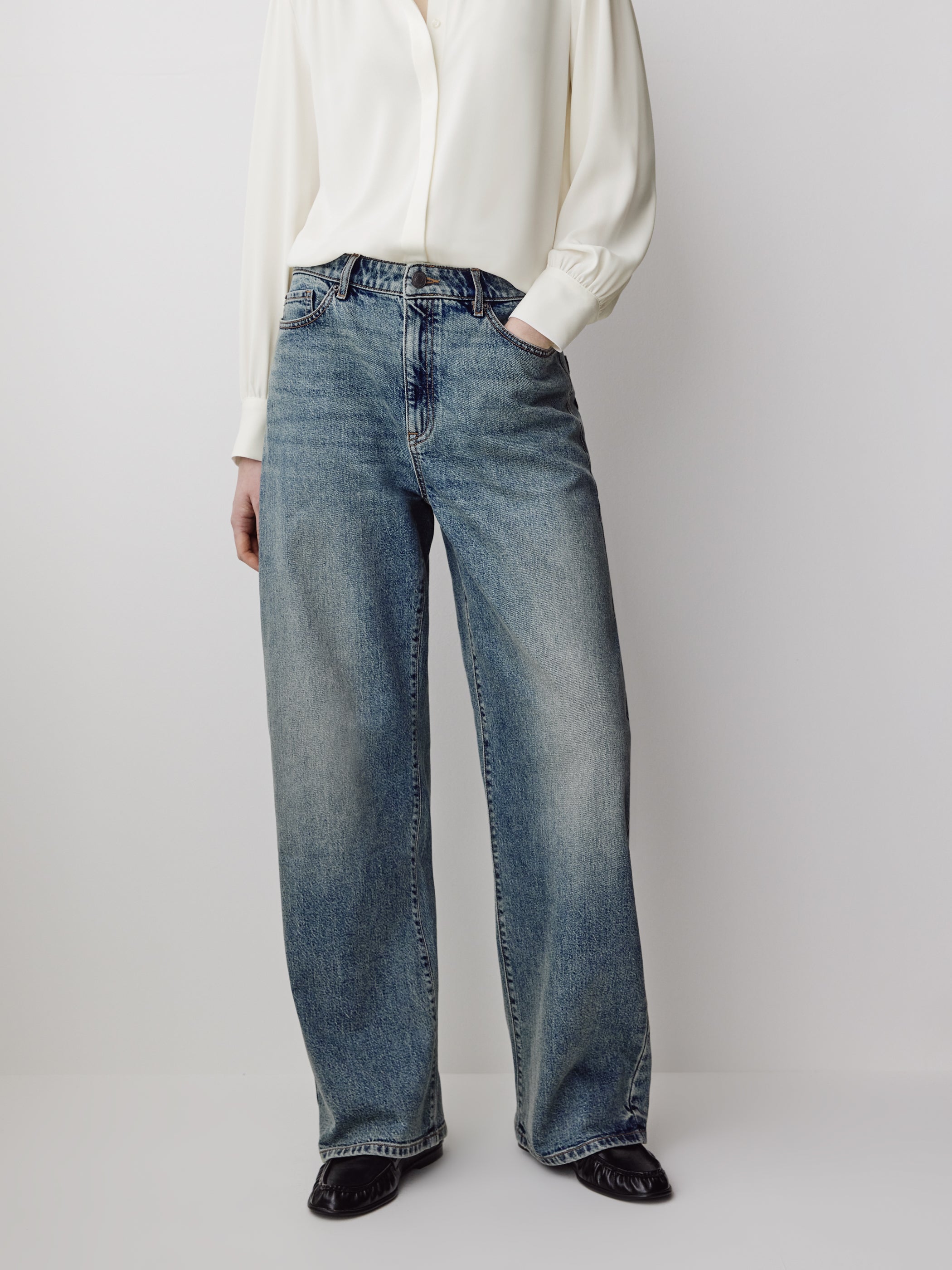 Woven Denim Pant Mid Rise Oversize Fit Stretch Fabric
