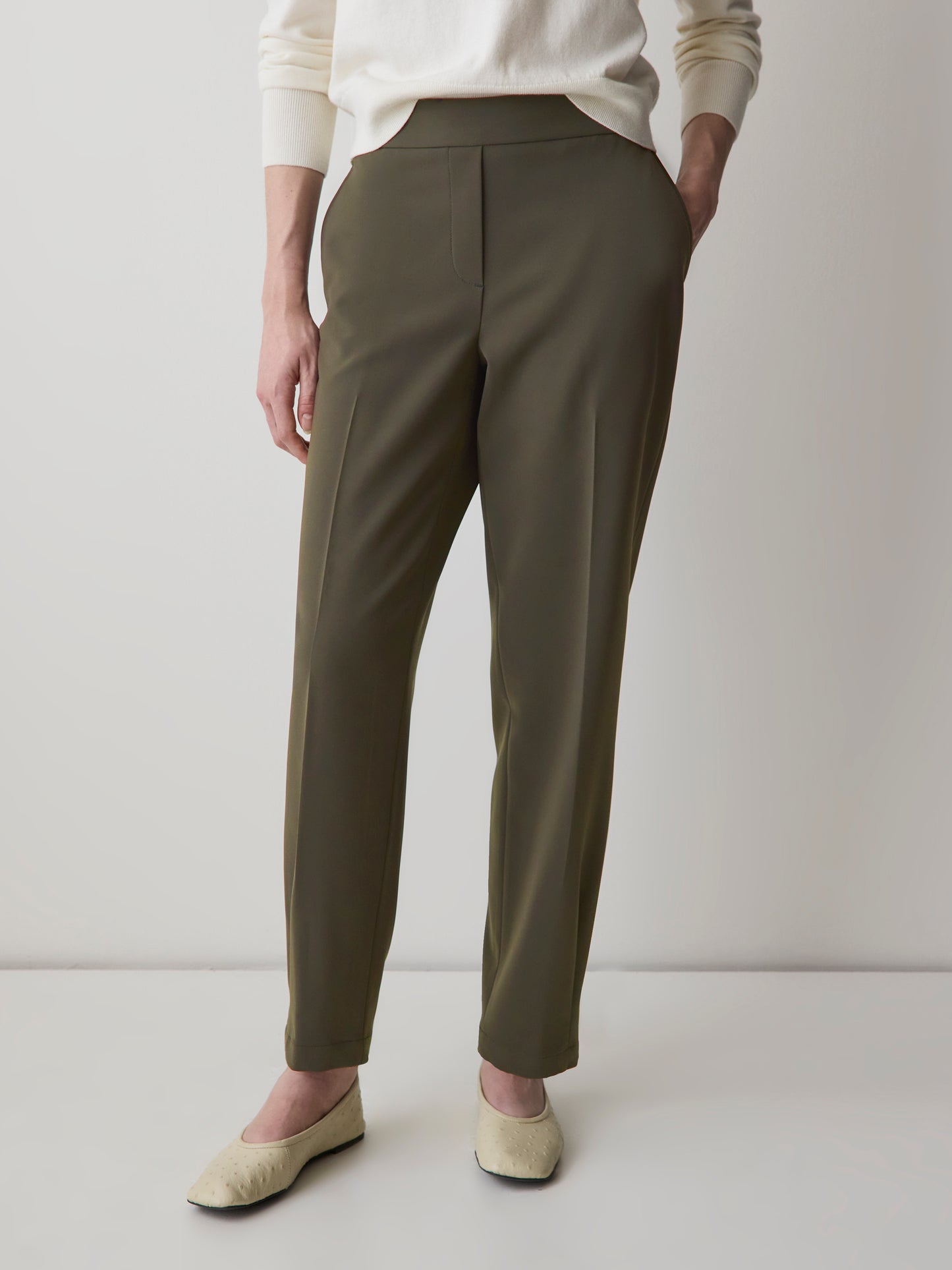 Mid-Rise Tapered-Leg Flowy Jogger Pant