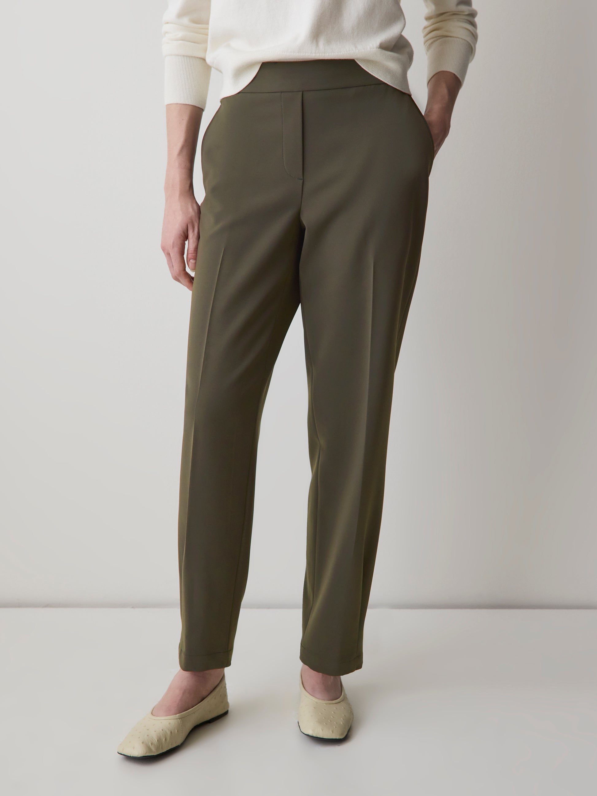 Mid-Rise Tapered-Leg Flowy Jogger Pant