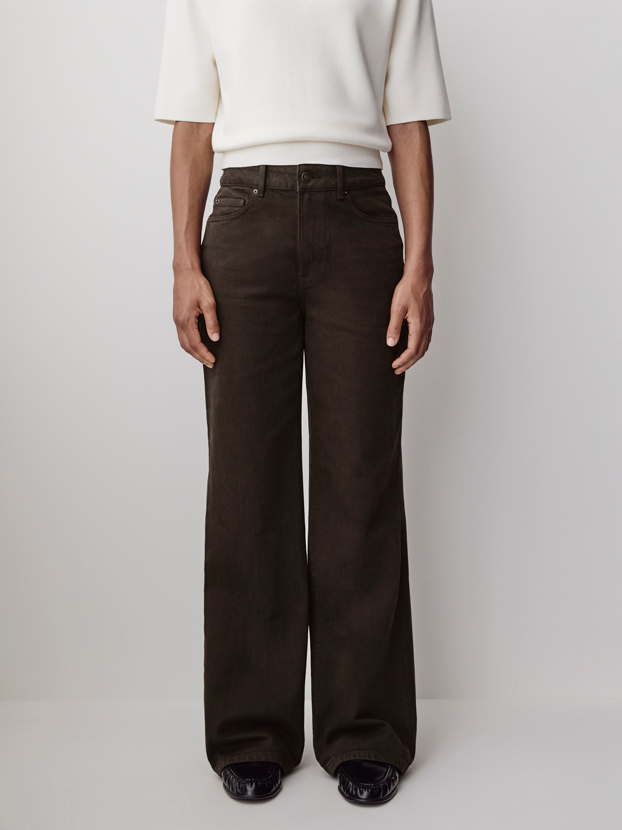 Long High-Rise Wide-Leg Jeans