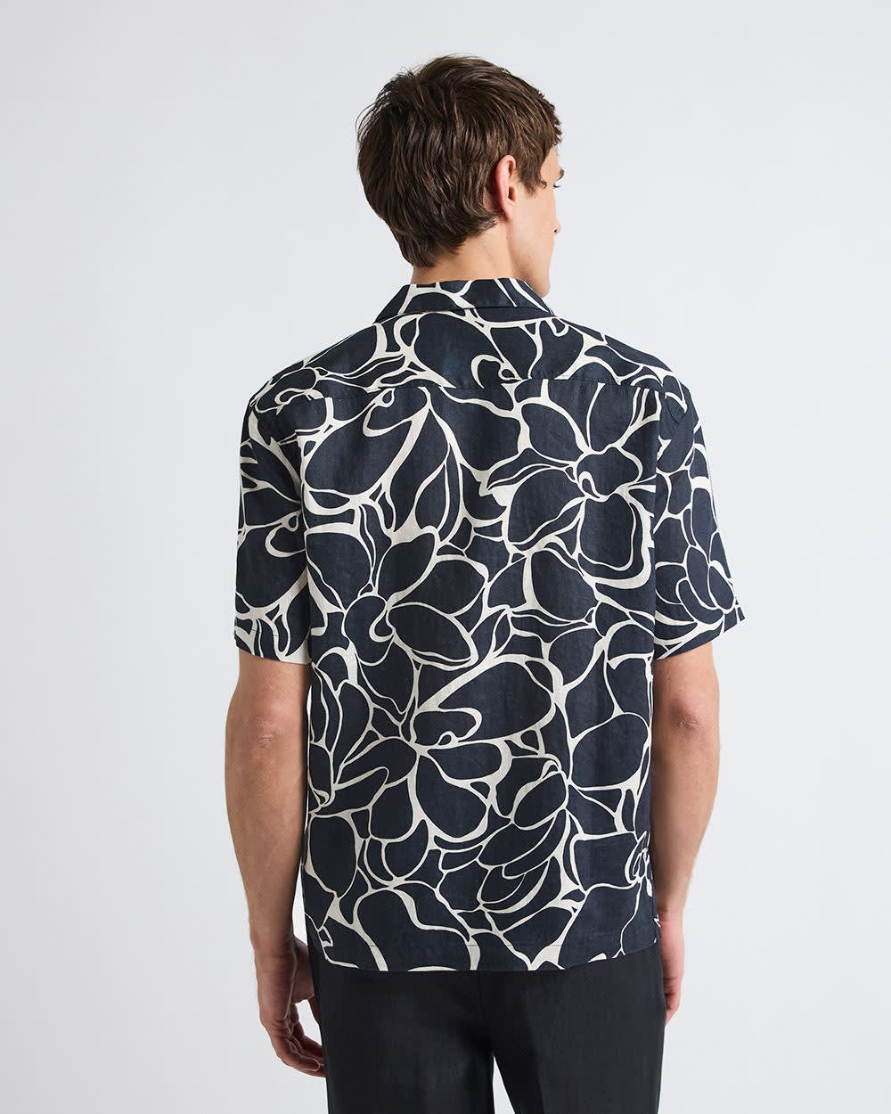 Chemise en Lin à Manches Courtes avec Col Camp