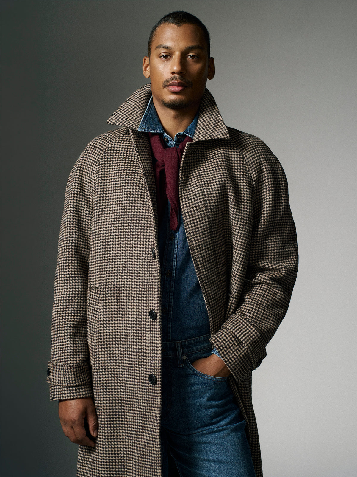 Classic Herringbone Mackintosh Coat with Shirt Collar