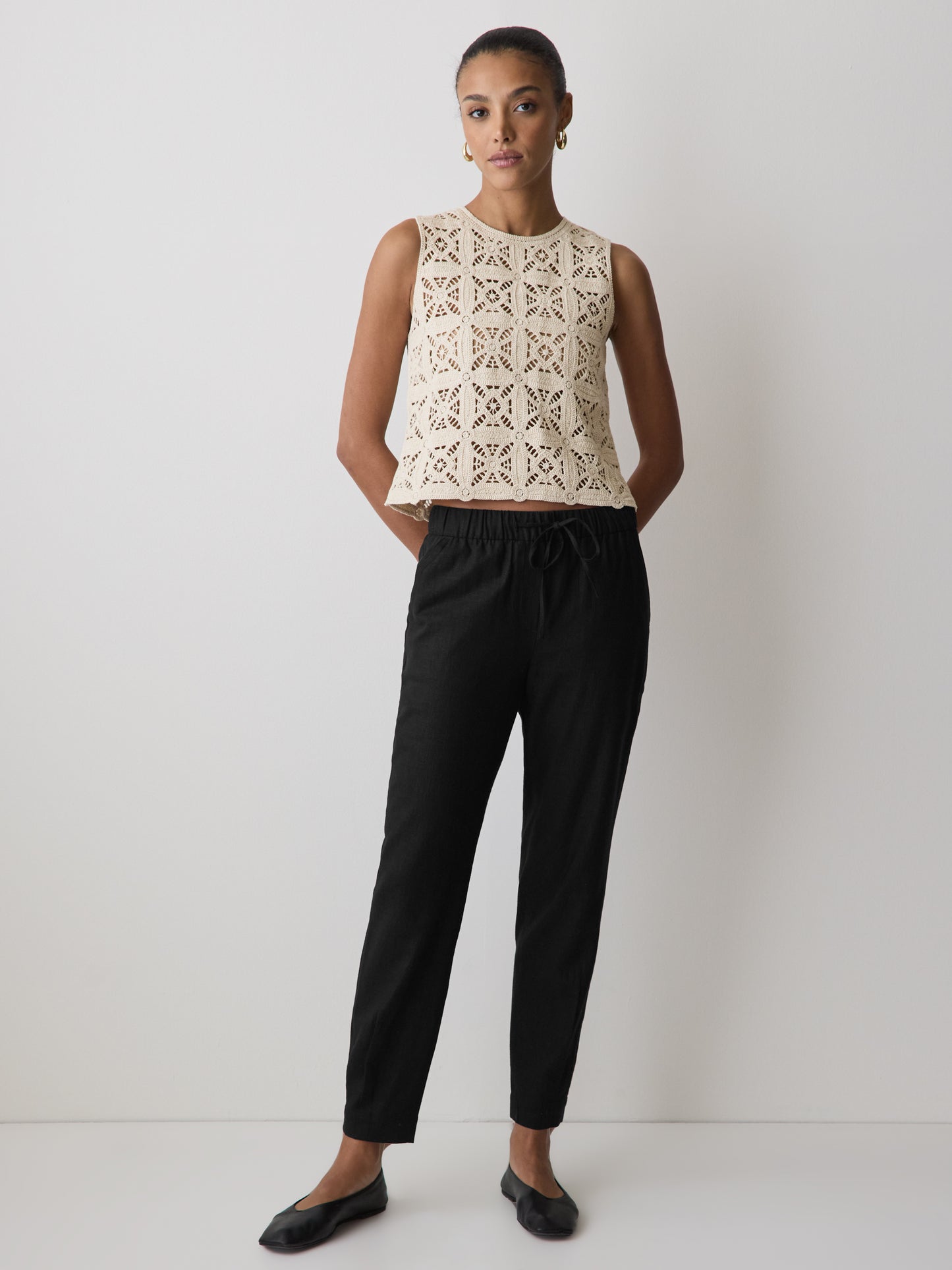 Linen Mid-Rise Tapered-Leg Jogger Pant