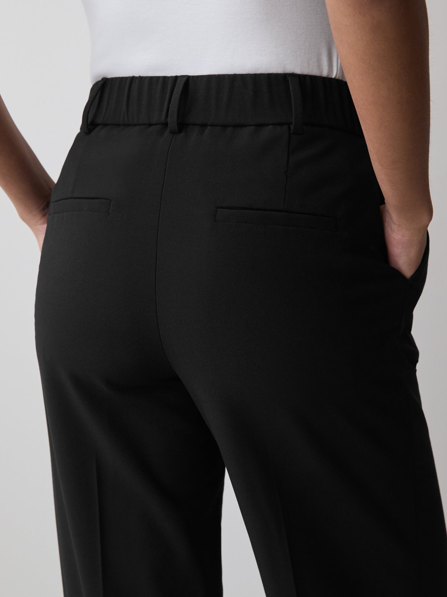 Black High-Rise Wide-Leg Pant