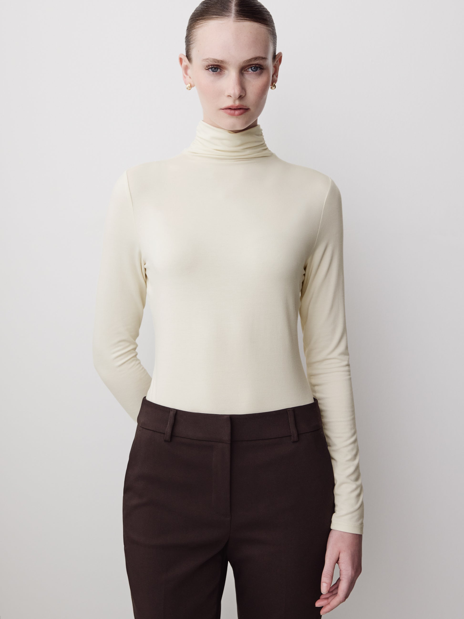 Knit Pullover Fitted Stretch Viscose Mock Neck