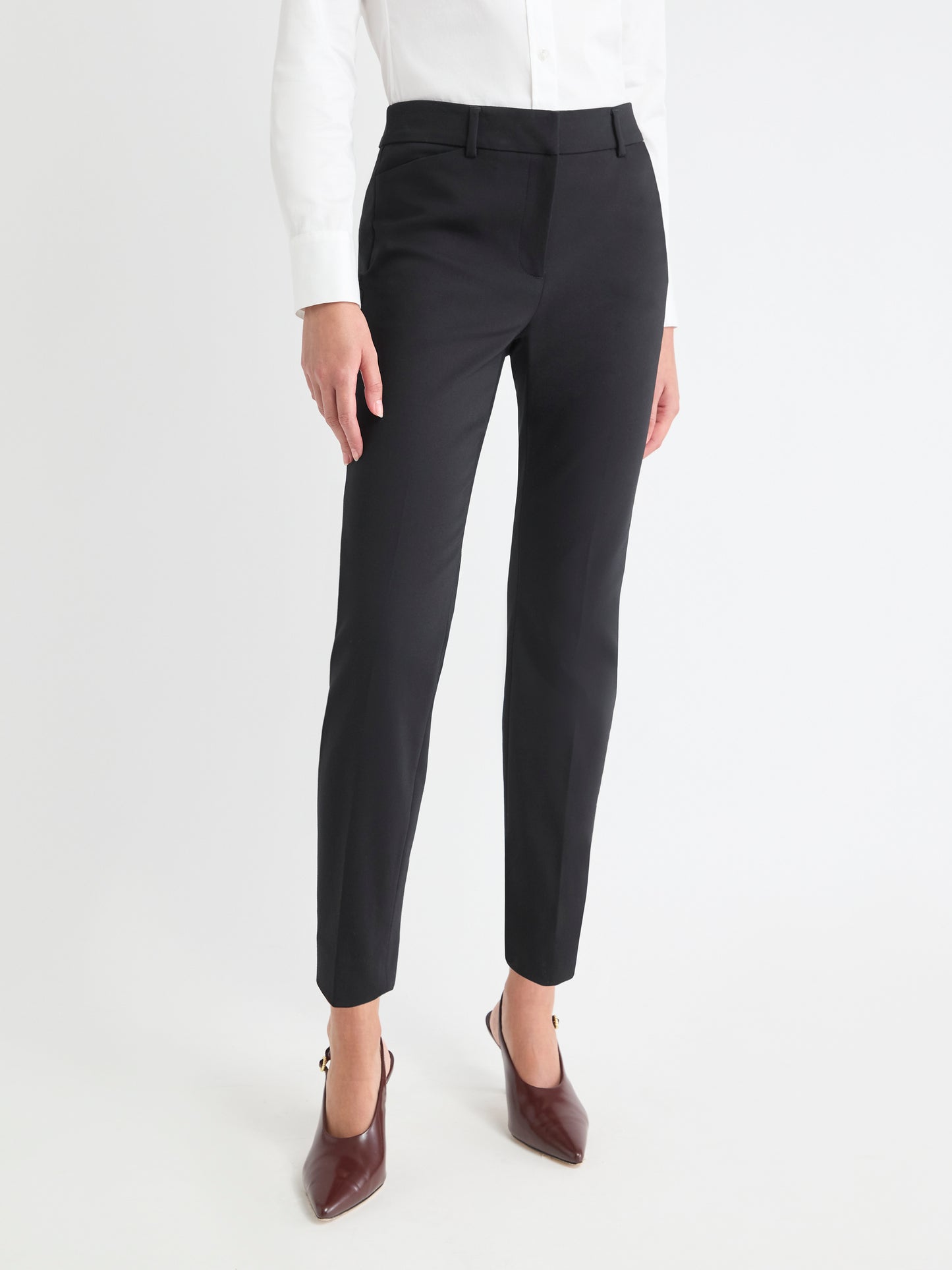 Limitless Mid-Rise Slim-Leg Signature Fit Ankle Pant