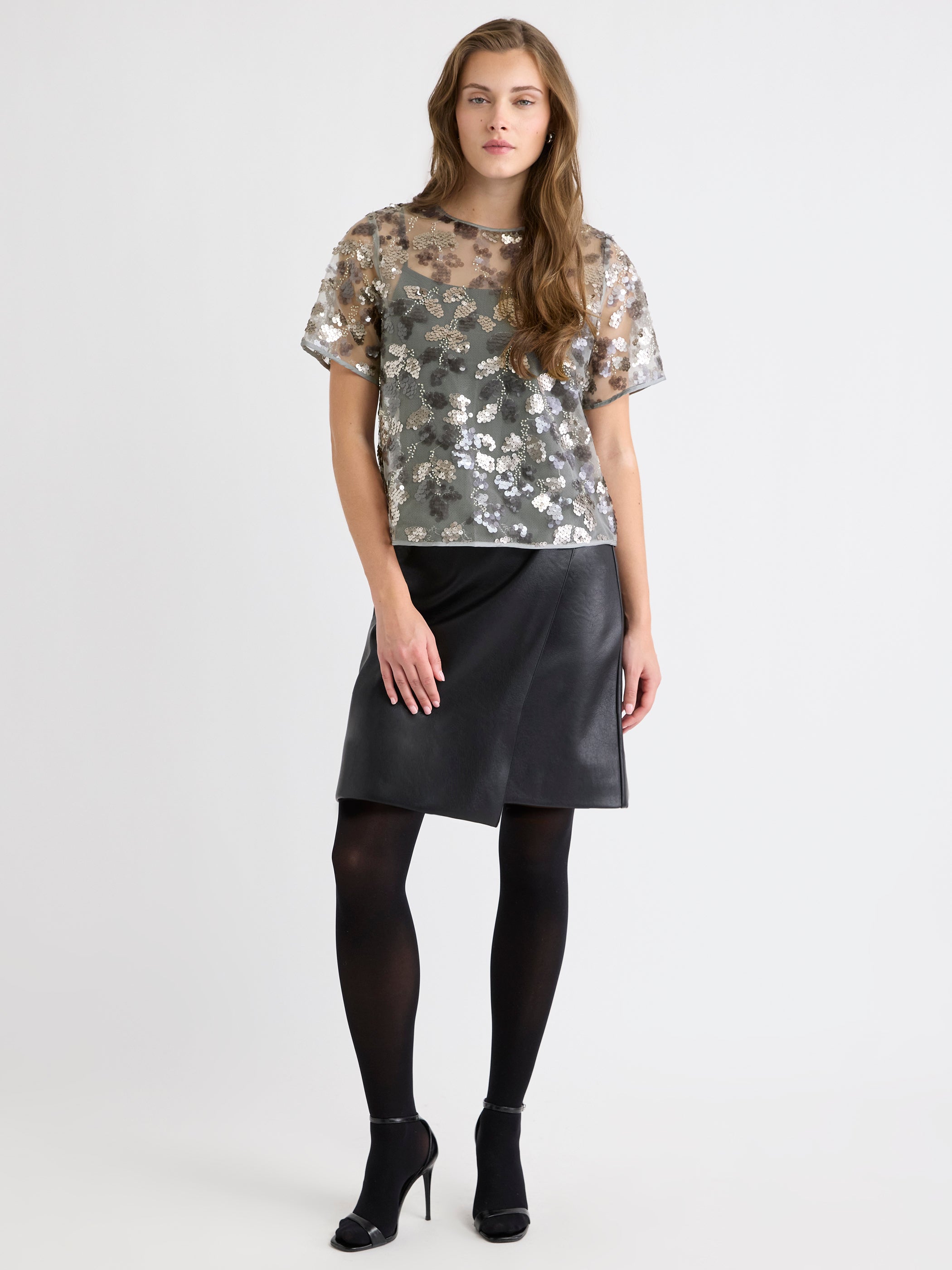 Short-Sleeve Crew-Neck Sequins Popover Blouse | RW&CO.