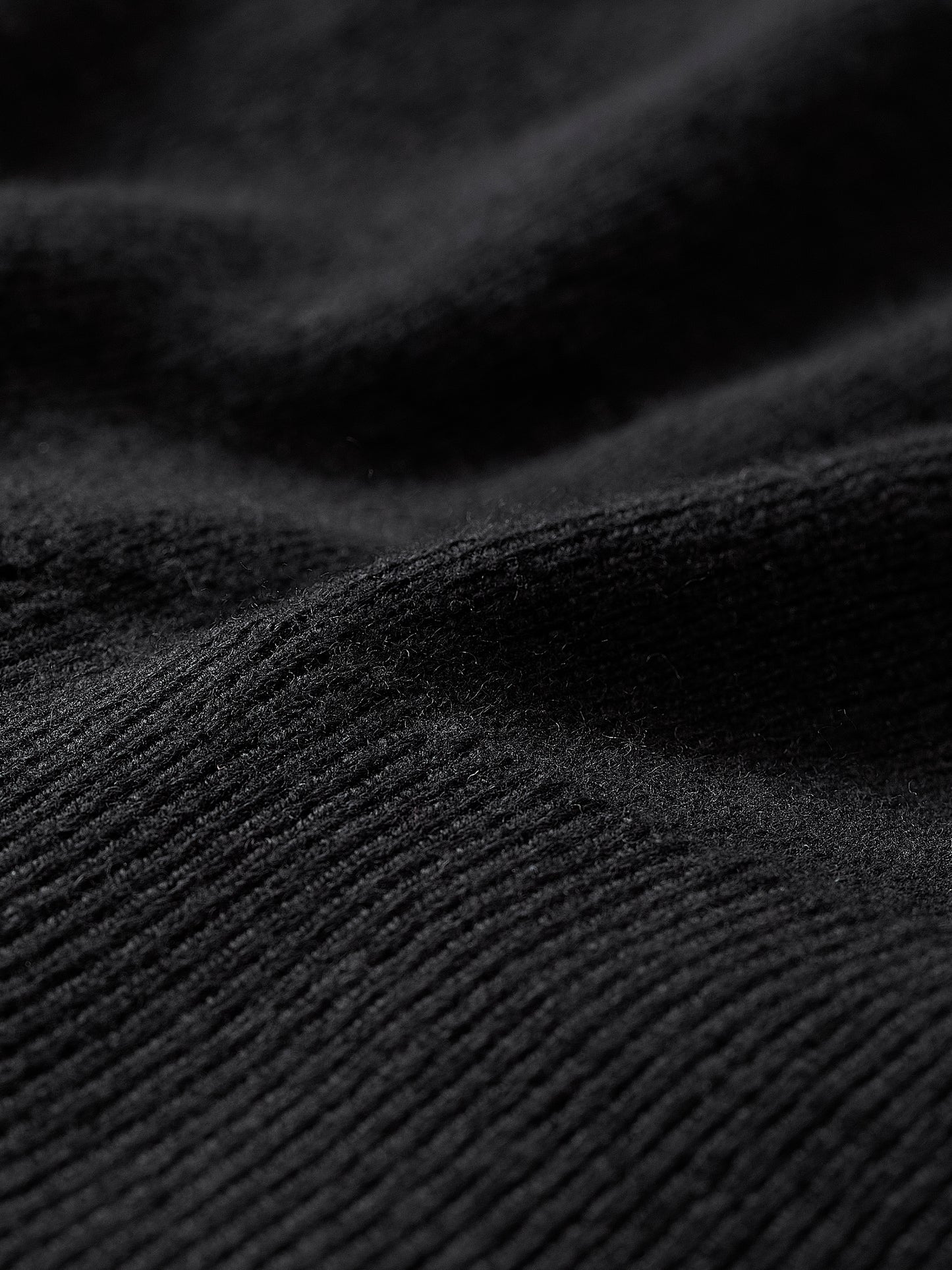 Pull à Manches Très Courtes et Col Entonnoir