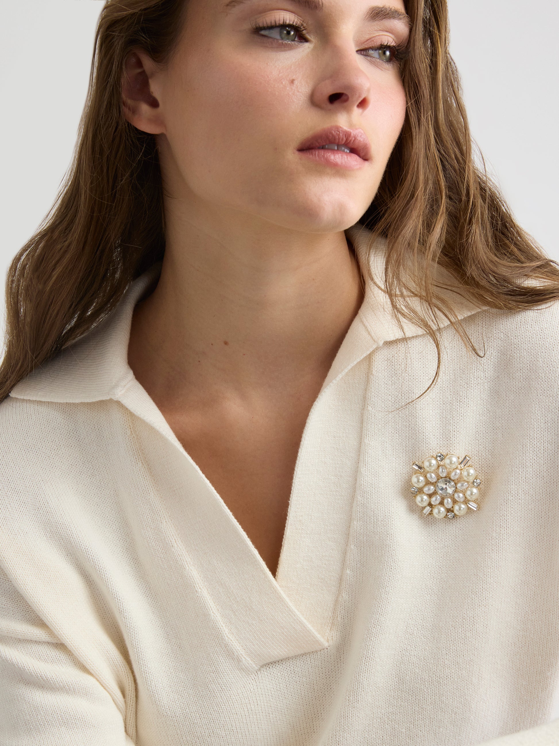 Pearl Brooch with Rhinestones