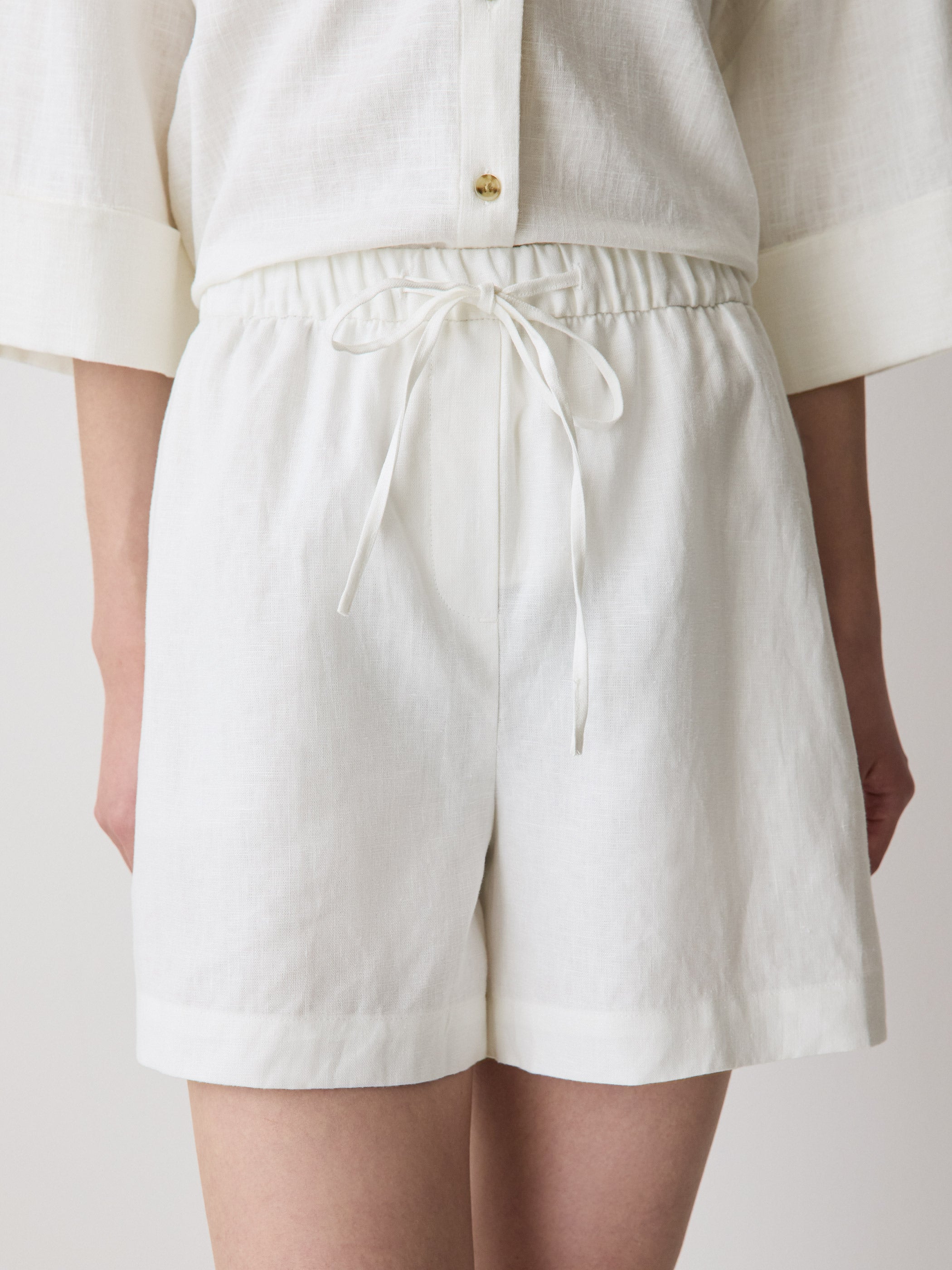 Short à Taille Mi-Haute en Lin