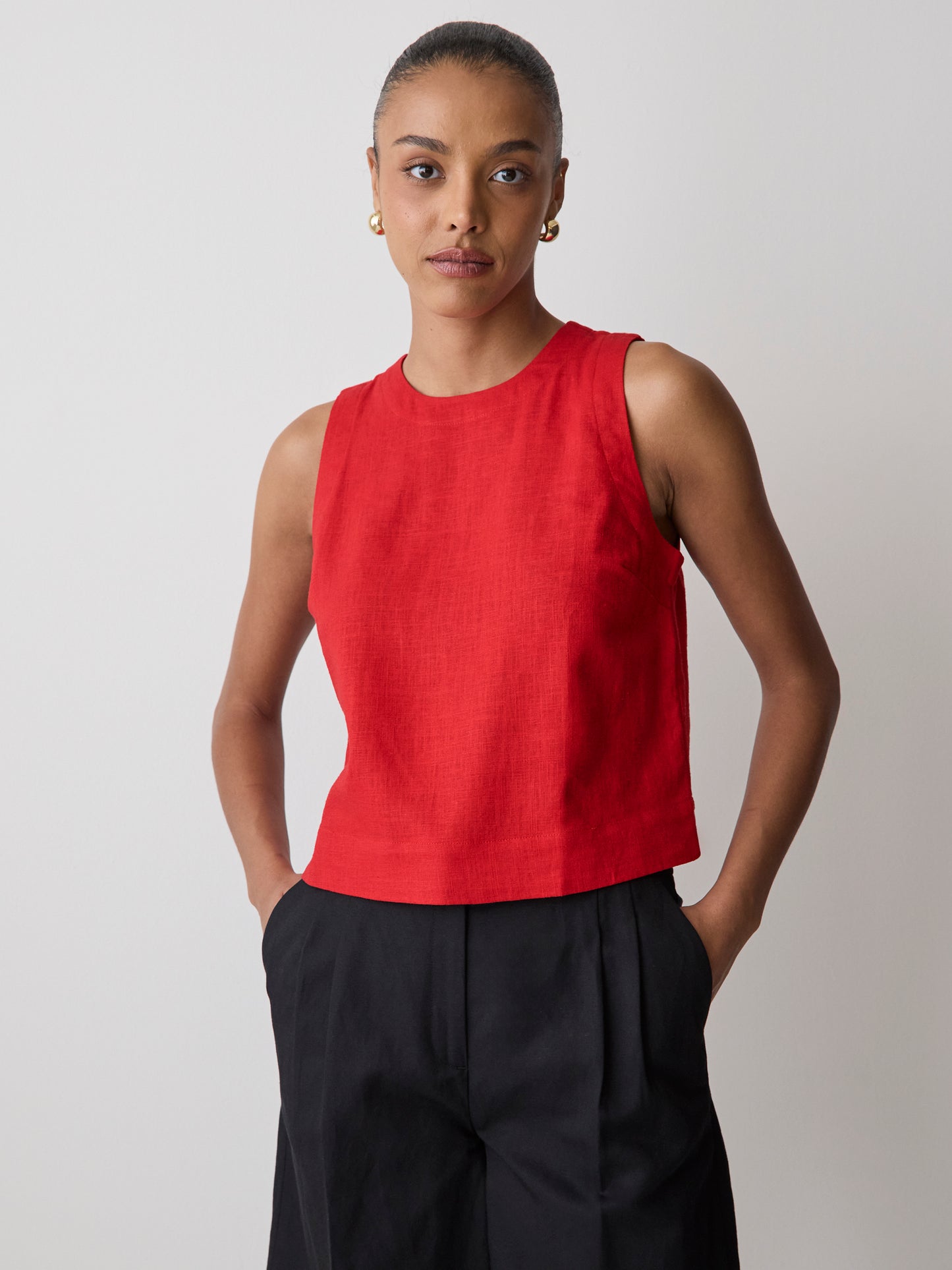 Sleeveless Crew-Neck Linen-Blend Blouse