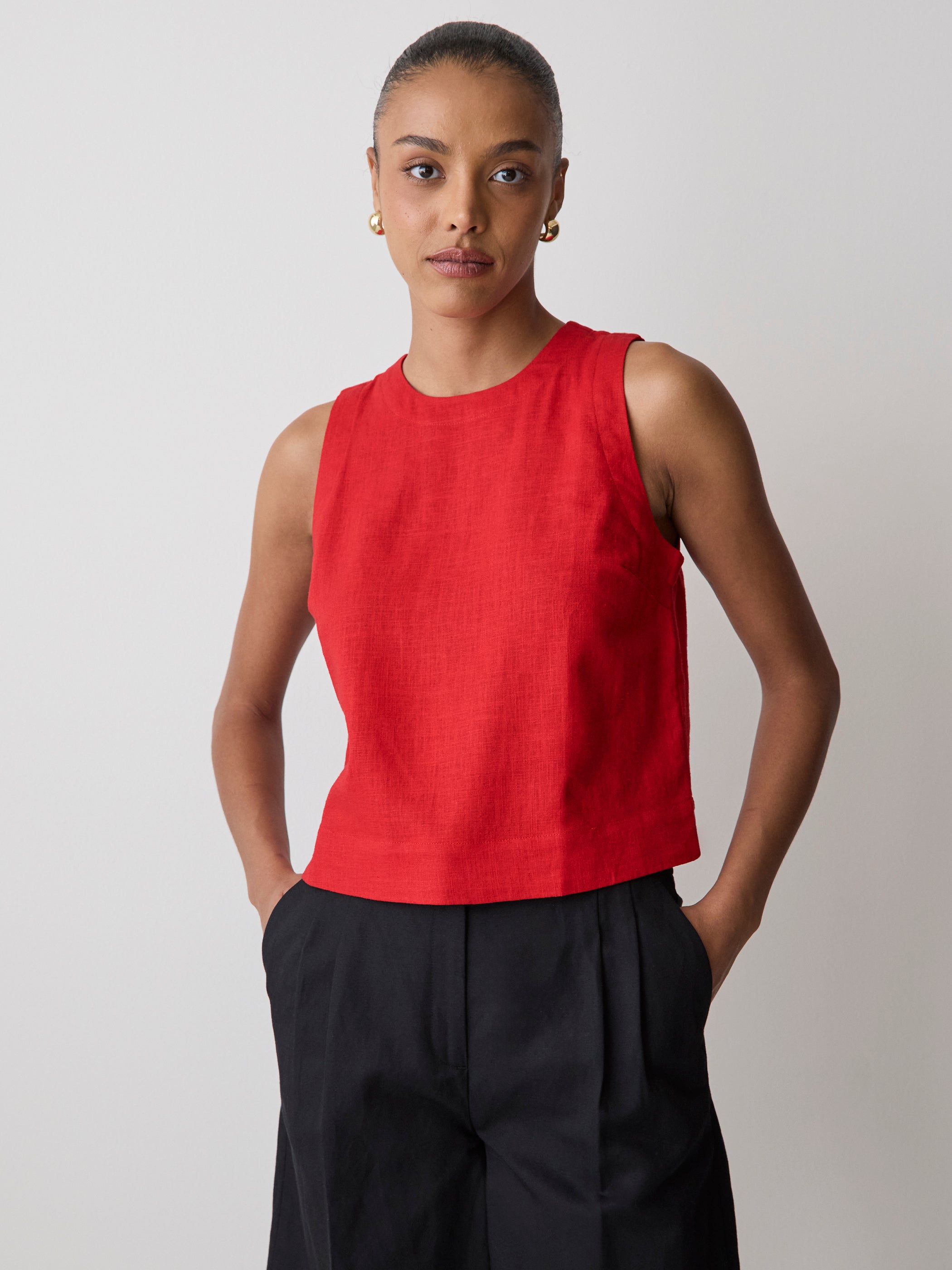 Sleeveless Crew-Neck Linen-Blend Blouse