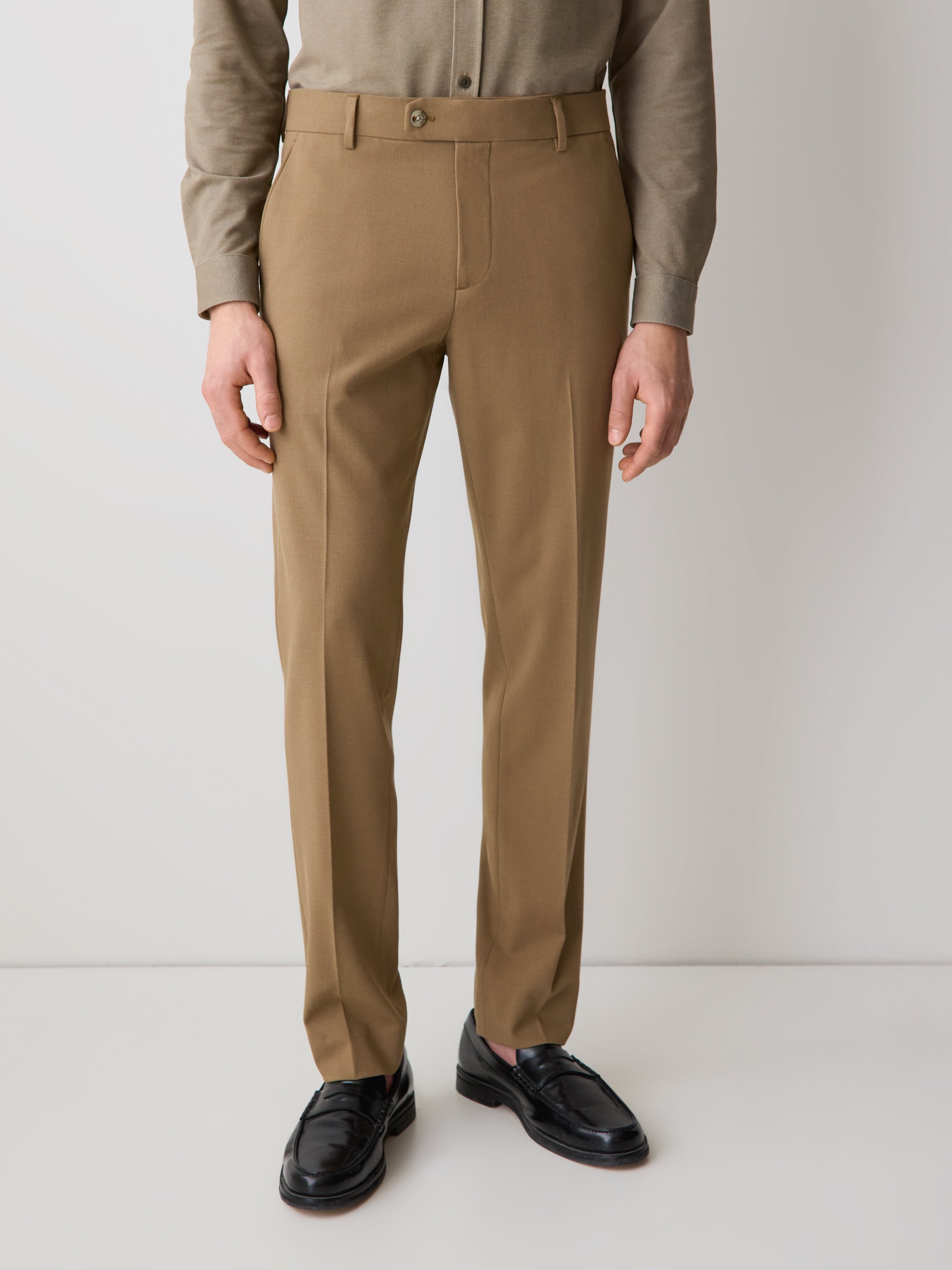 Slim-Fit Essential City Pant