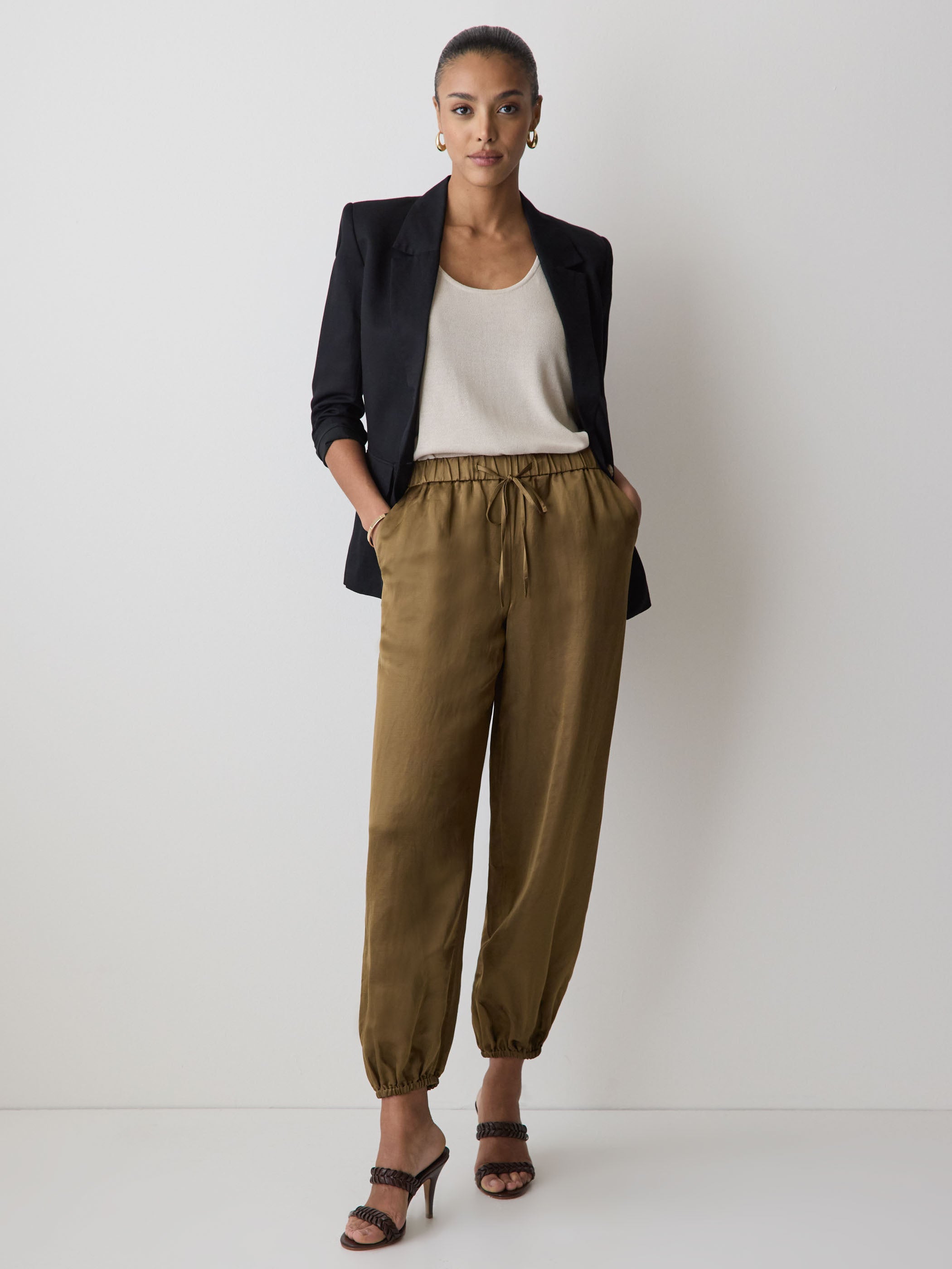 Women's High-Rise Balloon-Leg Woven Pant – RW&CO