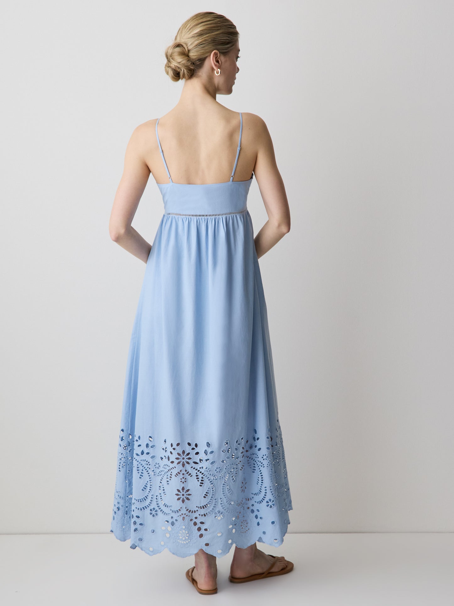 Sleeveless Sweetheart Maxi Dress with Eyelets