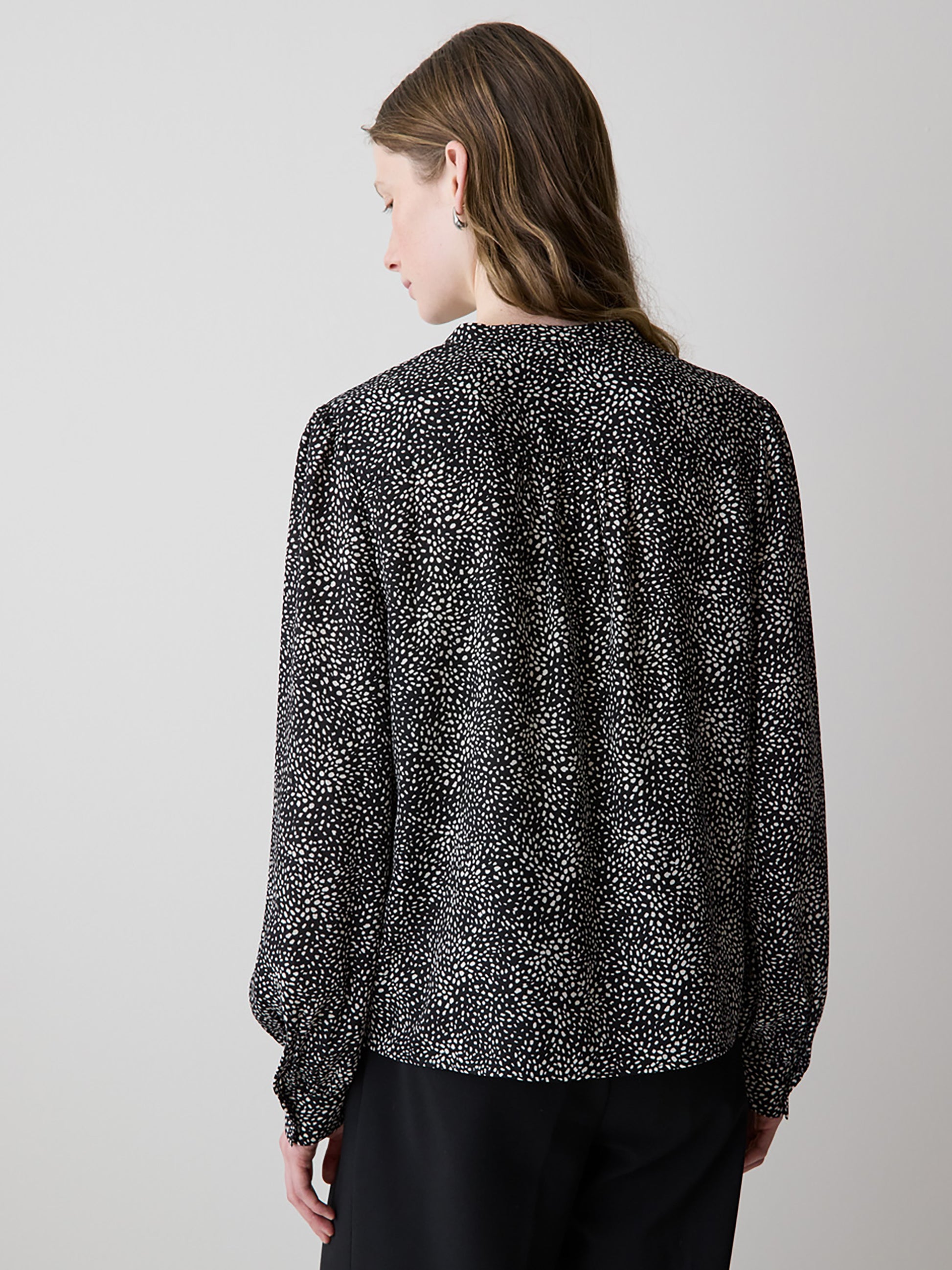 Silky Crepe Long-Sleeve Buttoned-Down Blouse