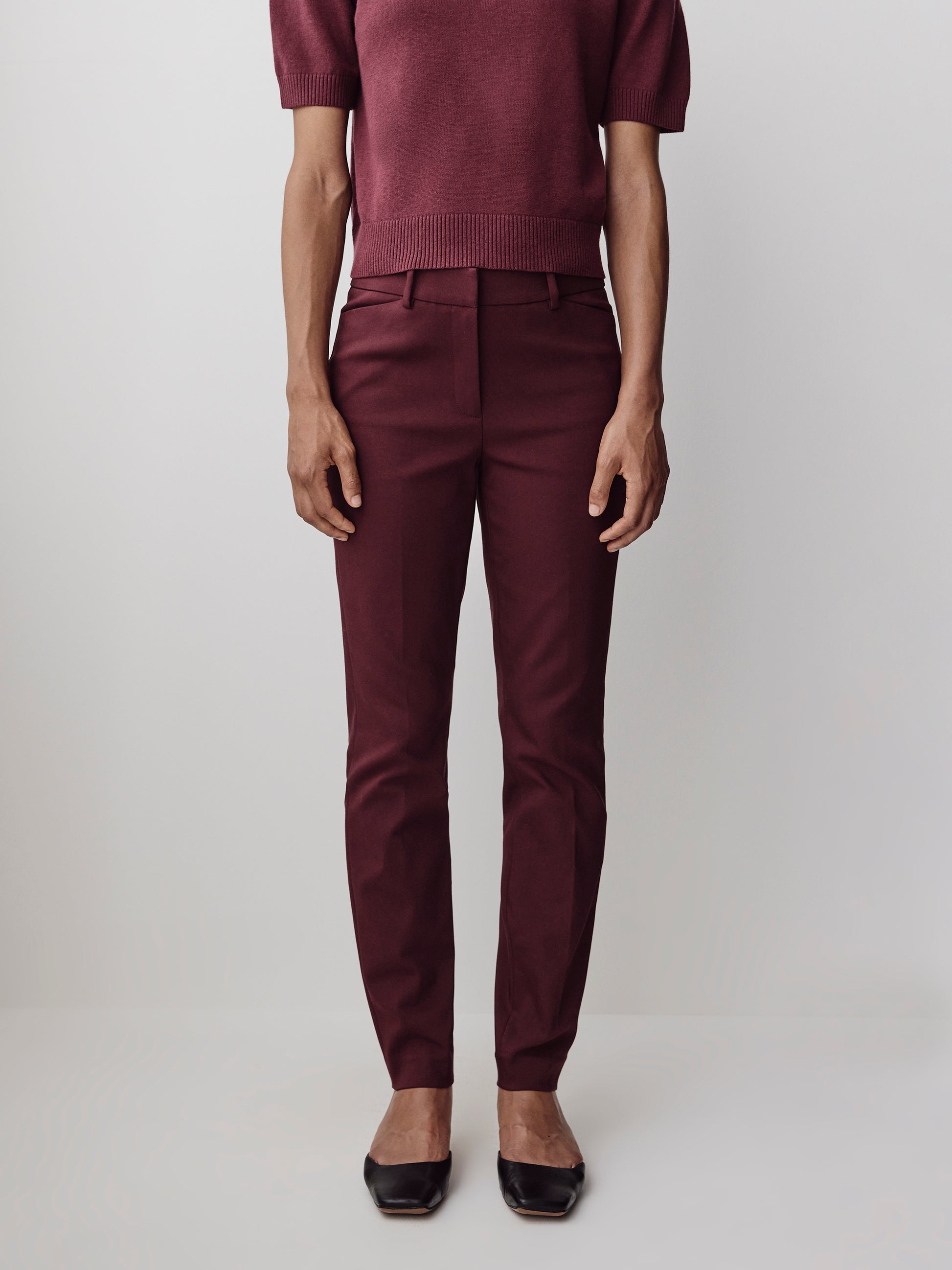 Mid-Rise Slim-Leg Signature 7/8 Pant