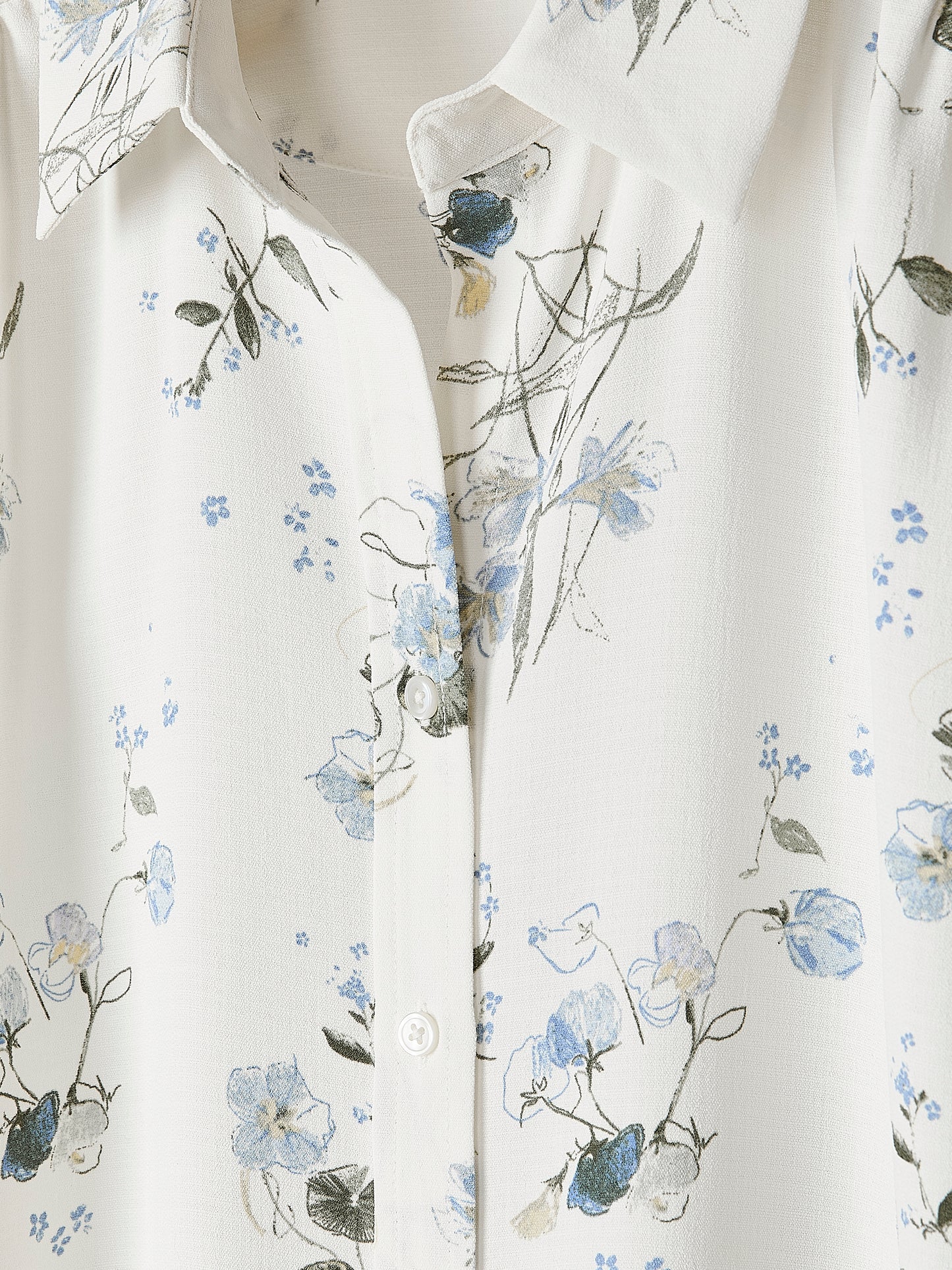 Short-Sleeve Buttoned-Down Blouse