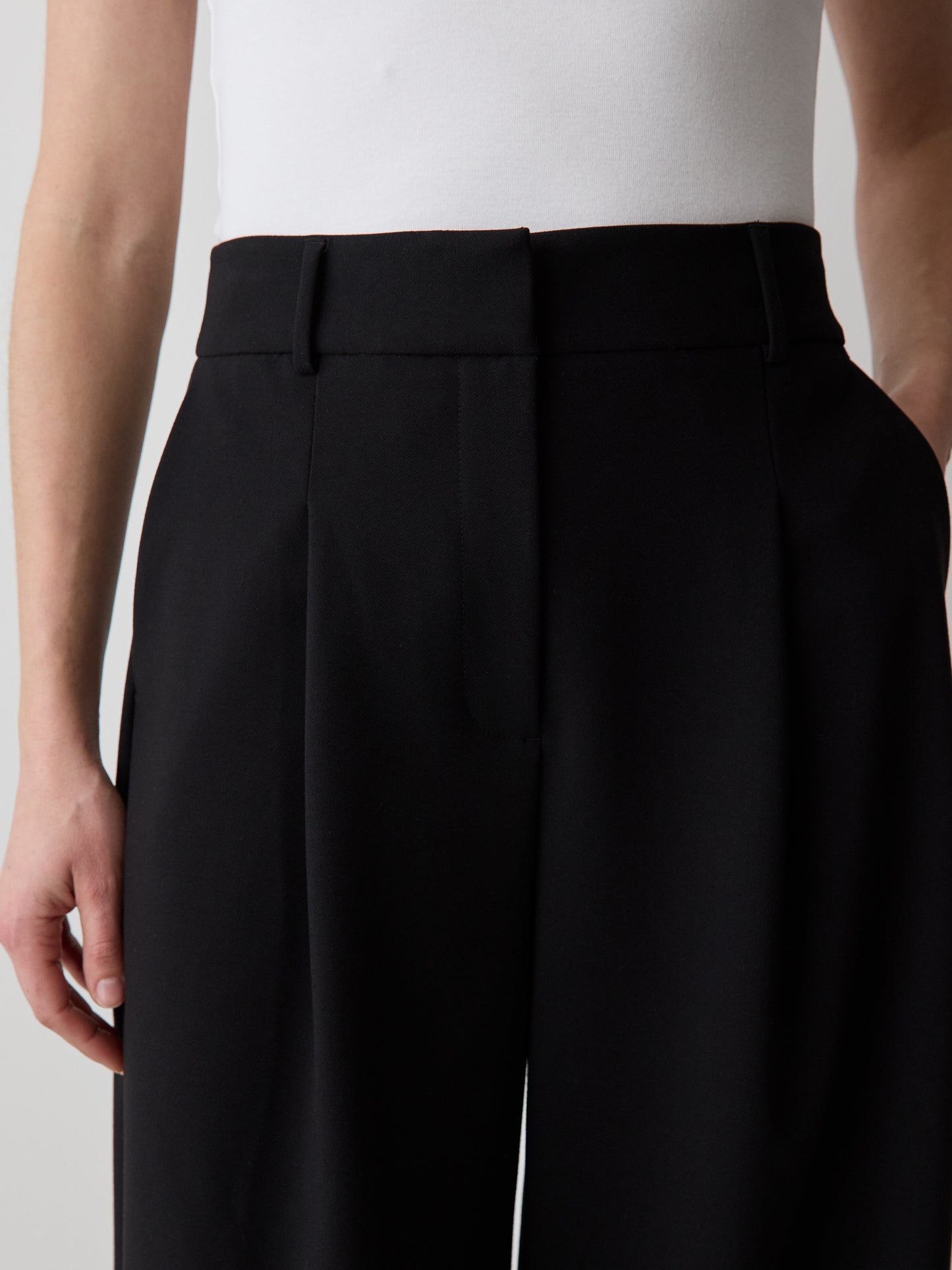 Pantalon en Sergé à Jambe Ballon et Taille Haute