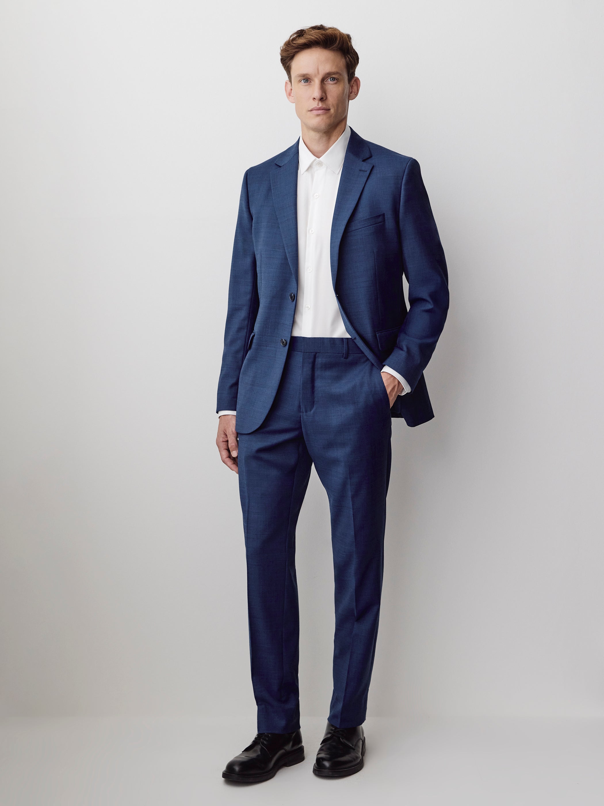 Pantalon de Complet Bleu en Laine à Coupe Ajustée