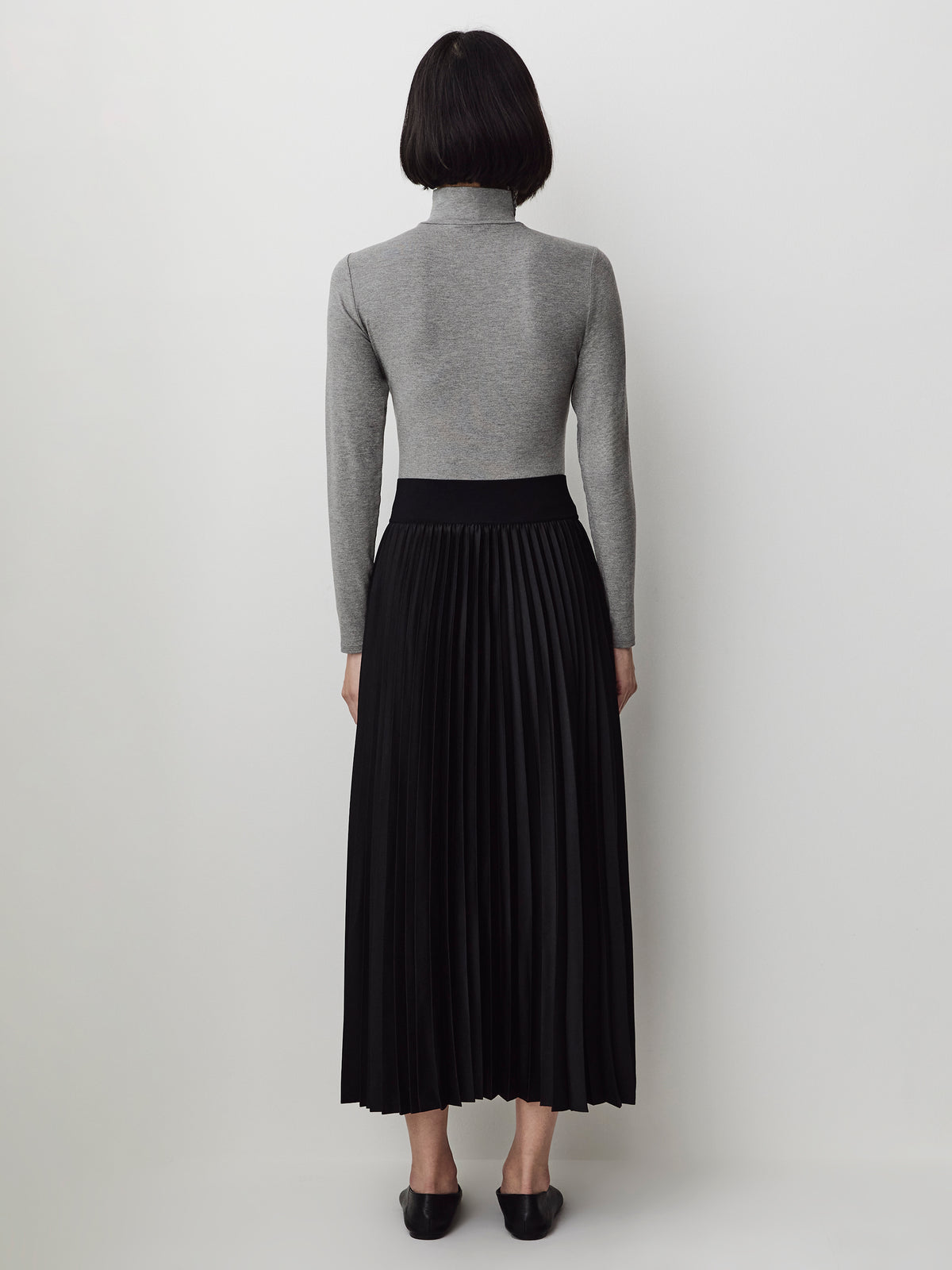 Pleated High Rise Skirt 100% Polyester