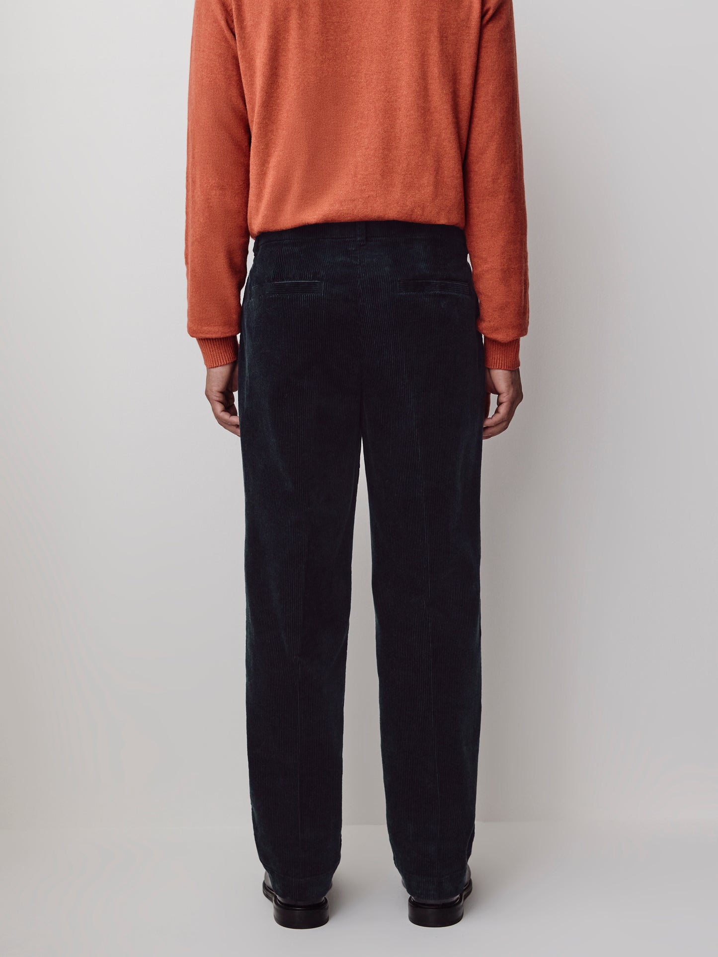 Woven Loose Fit Pleated Corduroy Pant