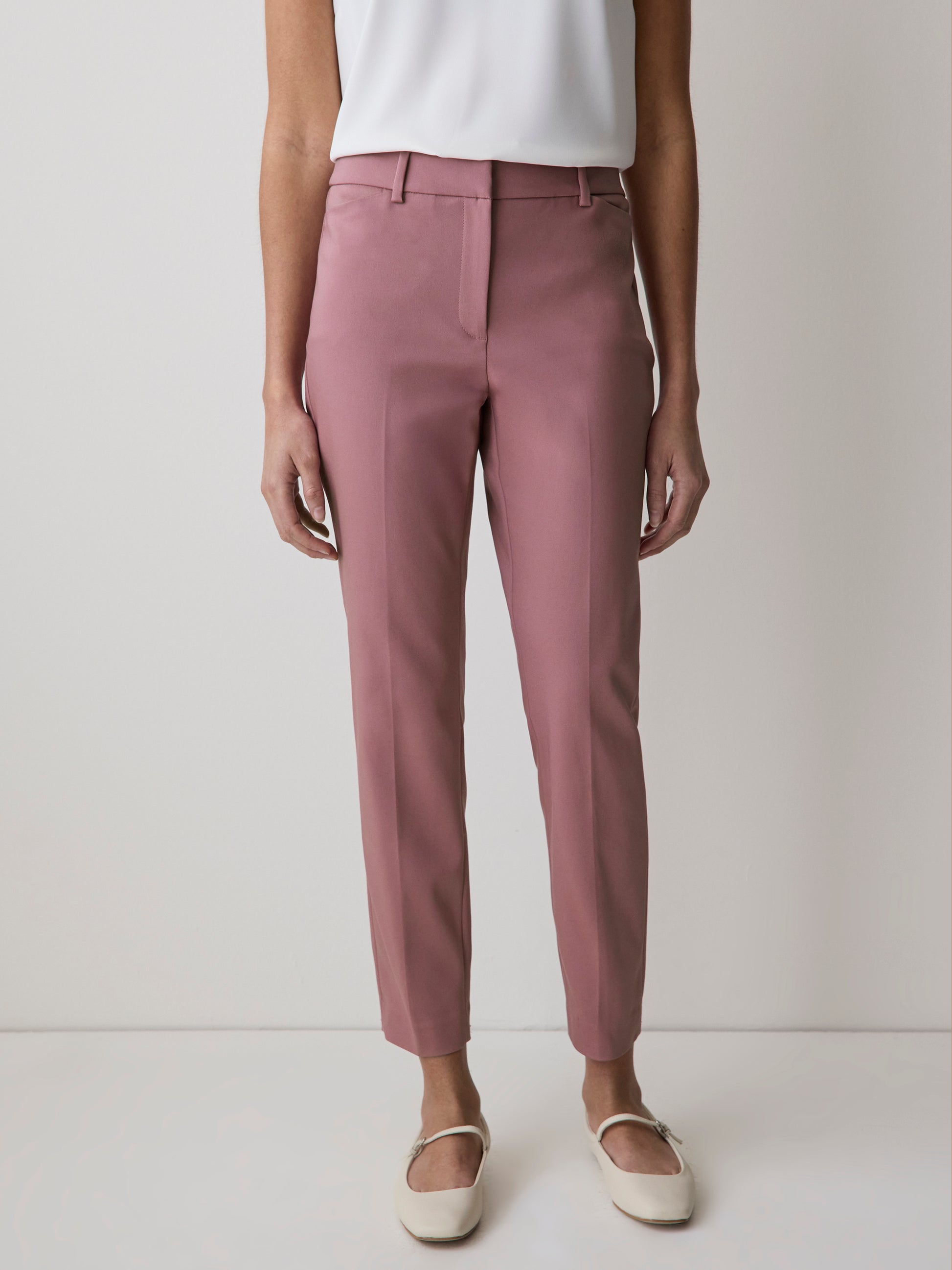 Mid-Rise Slim-Leg Signature 7/8 Pant