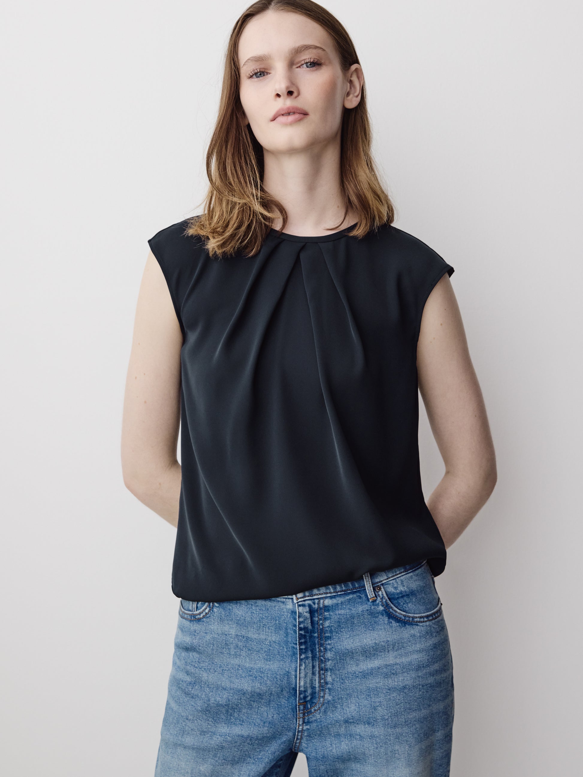 Woven Crepe Extended Sleeve Blouse