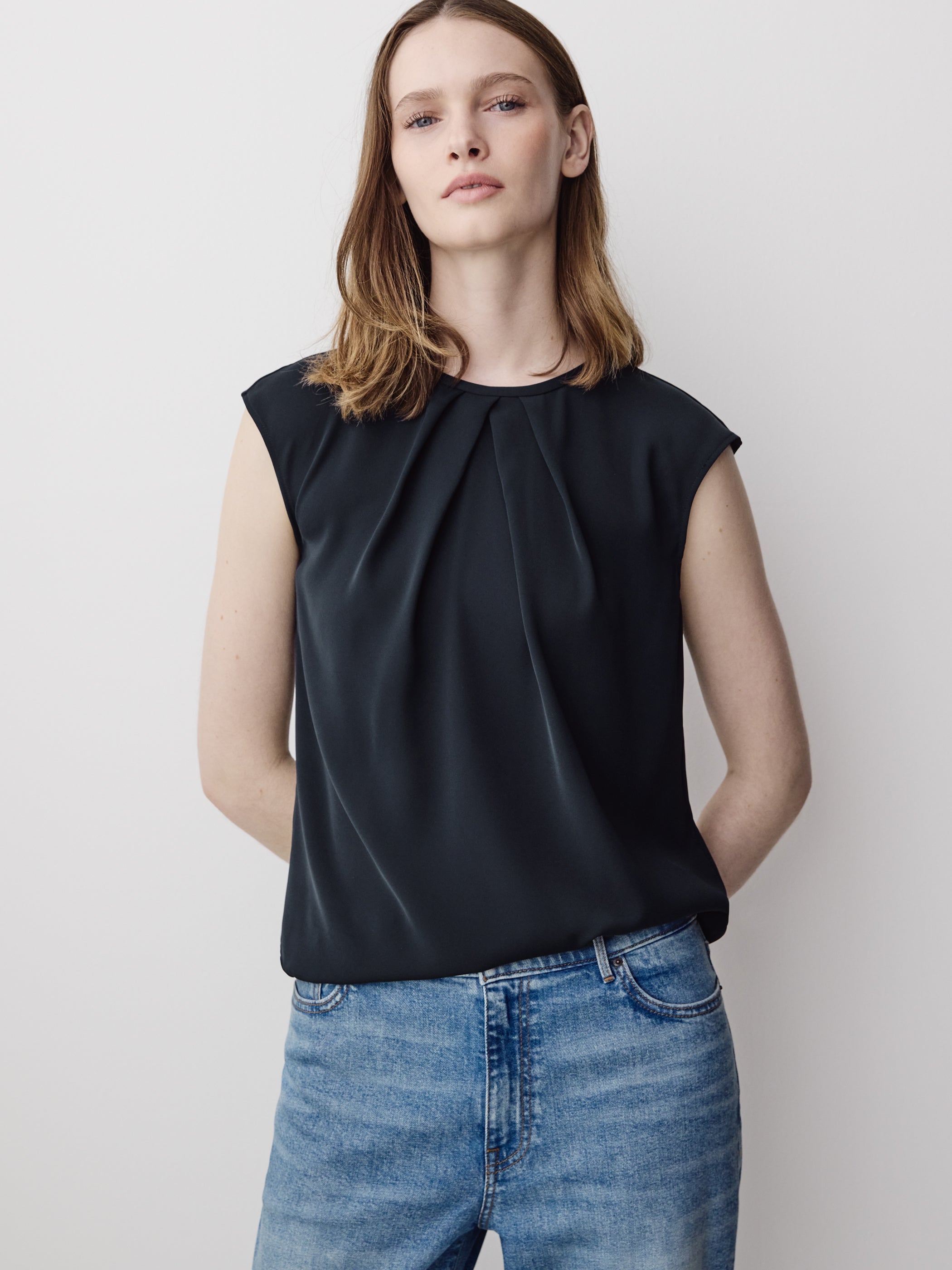 Woven Crepe Extended Sleeve Blouse