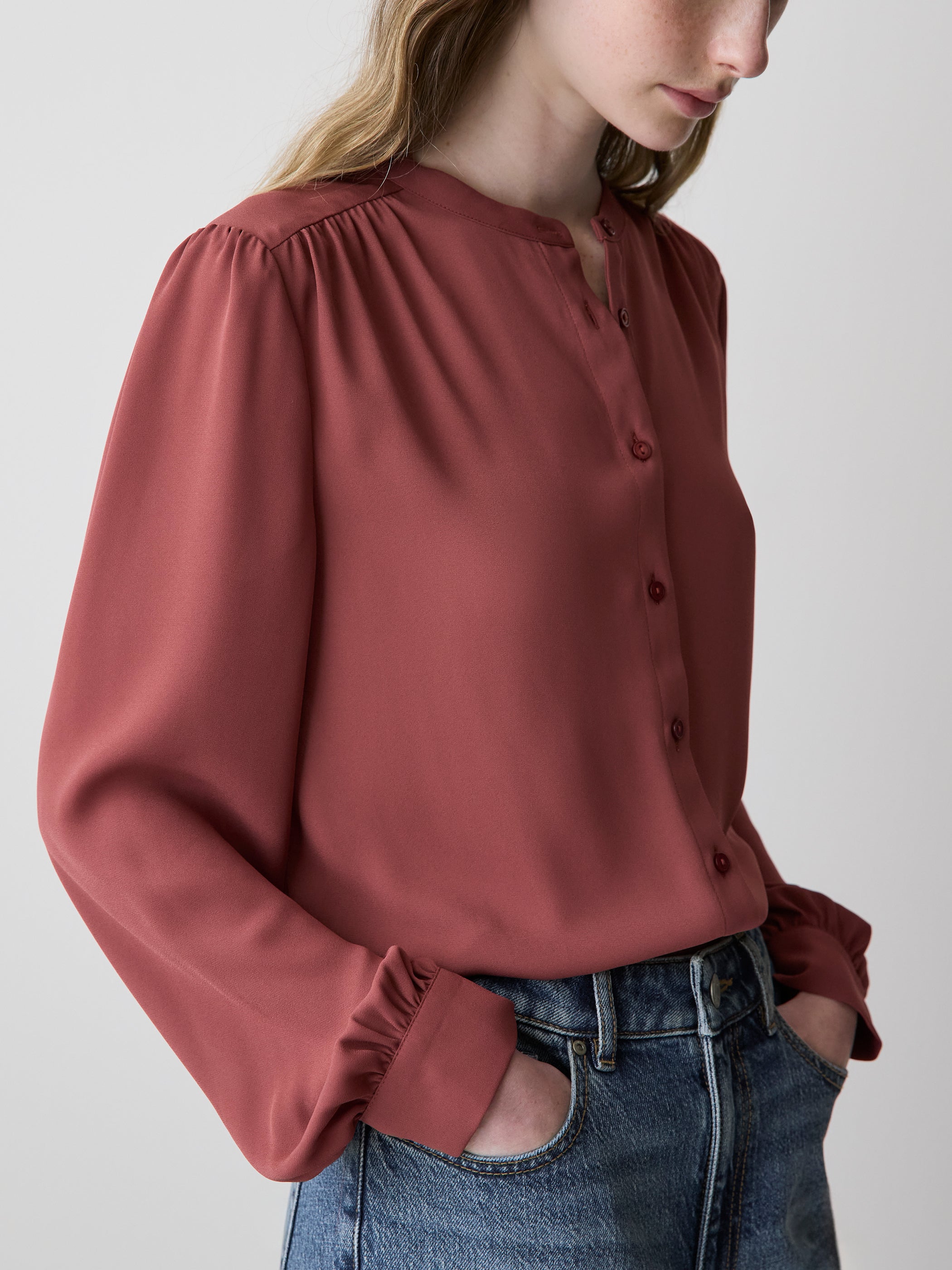 Blouse Boutonnée en Crêpe Soyeux à Manches Longues
