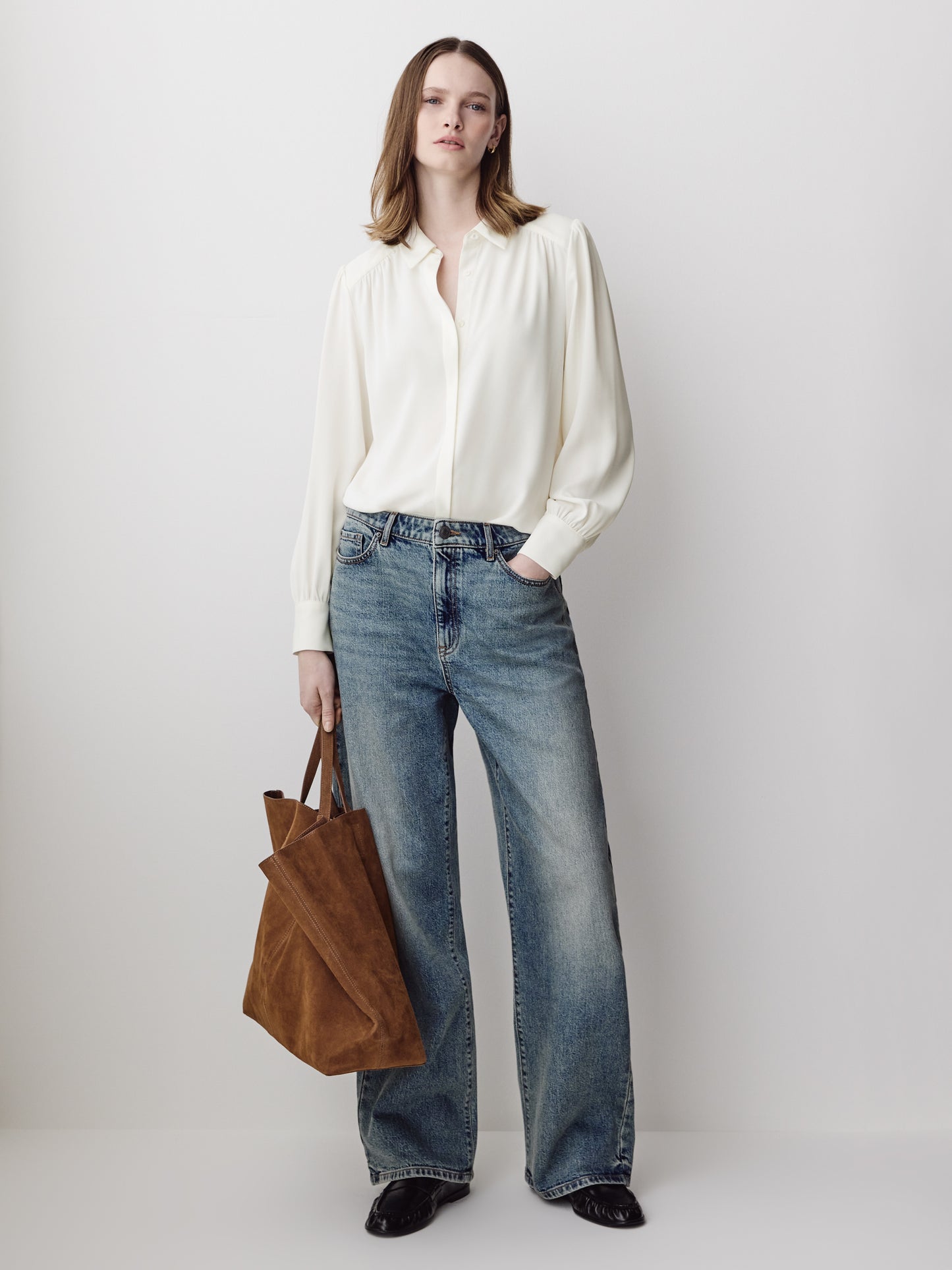 Silky Crepe Long-Sleeve Buttoned-Down Blouse