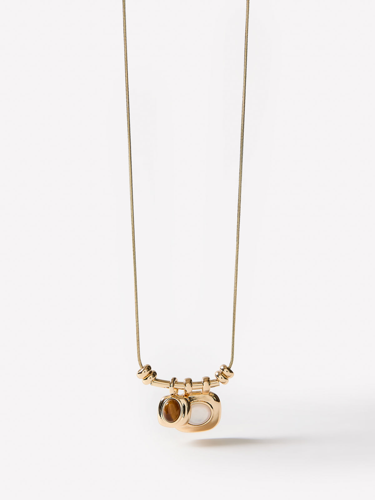 Short Necklace With Semi-Precious Stone Pendant