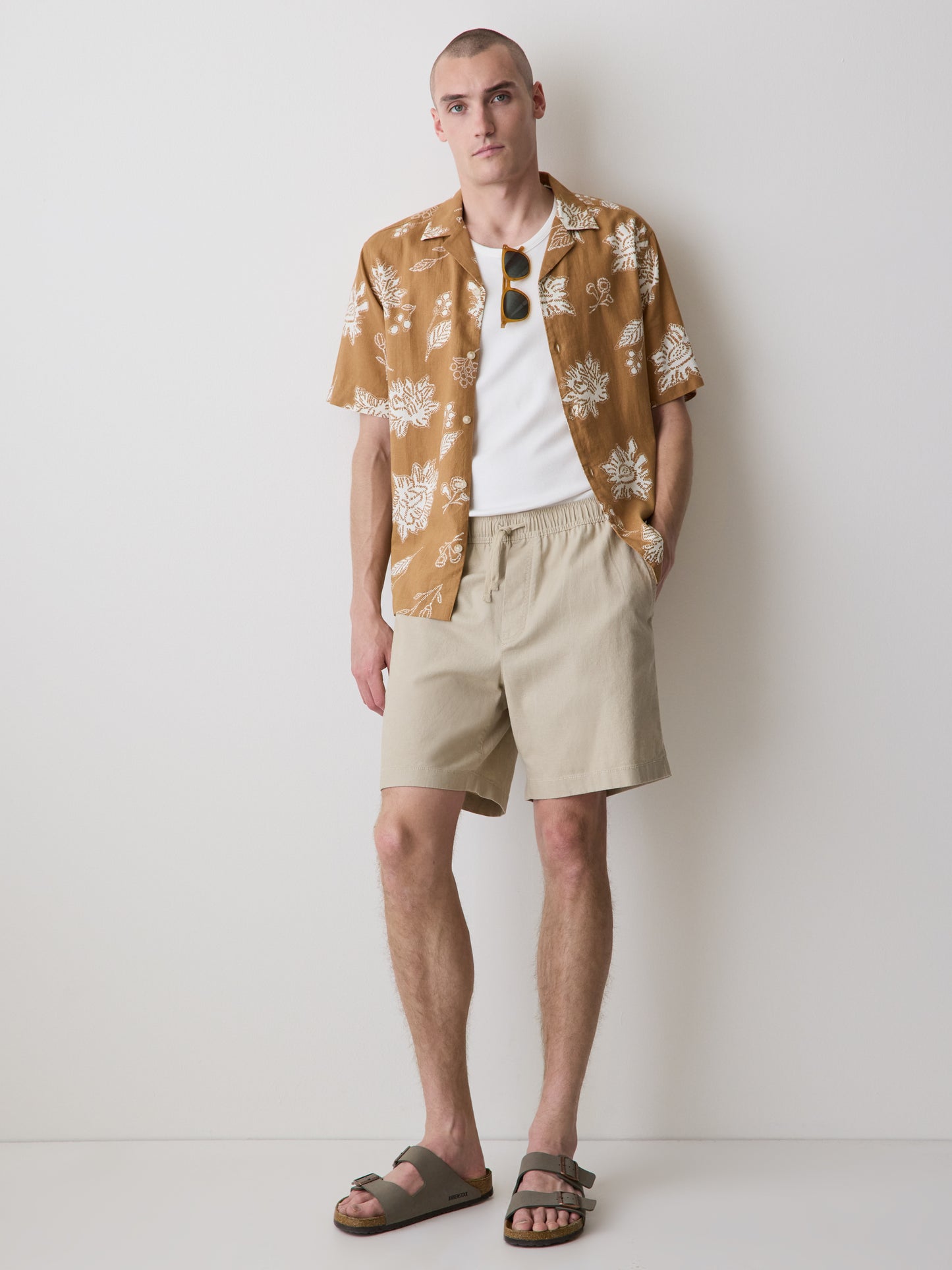 Linen-Blend Shorts with Elastic Waistband