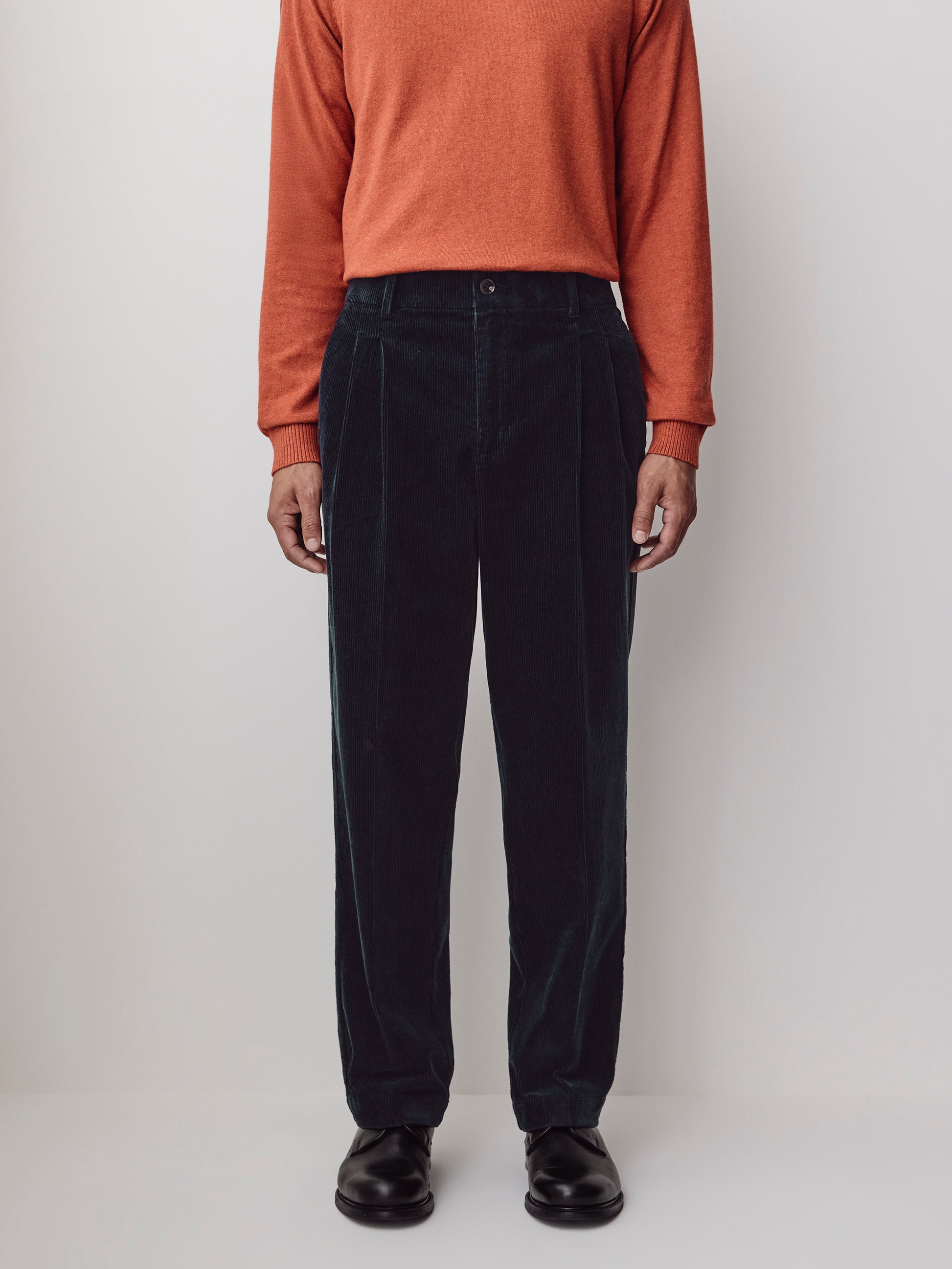 Woven Loose Fit Pleated Corduroy Pant
