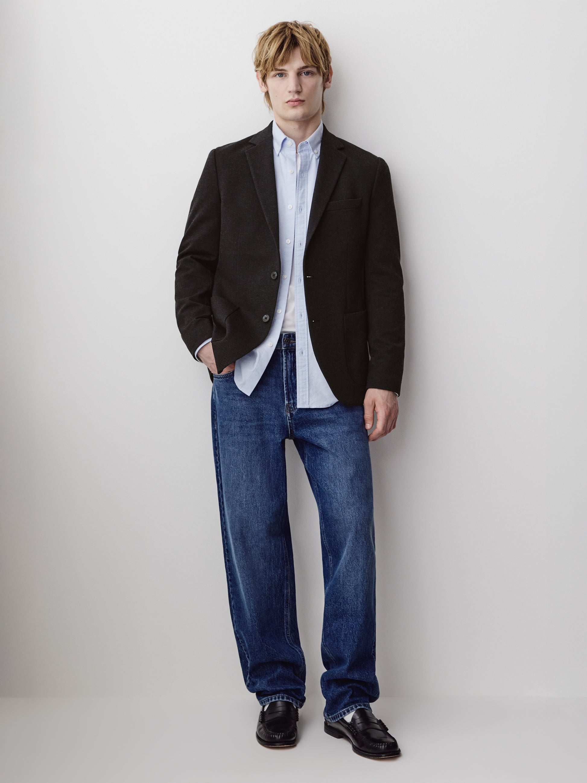 Slim Fit Knit Blazer