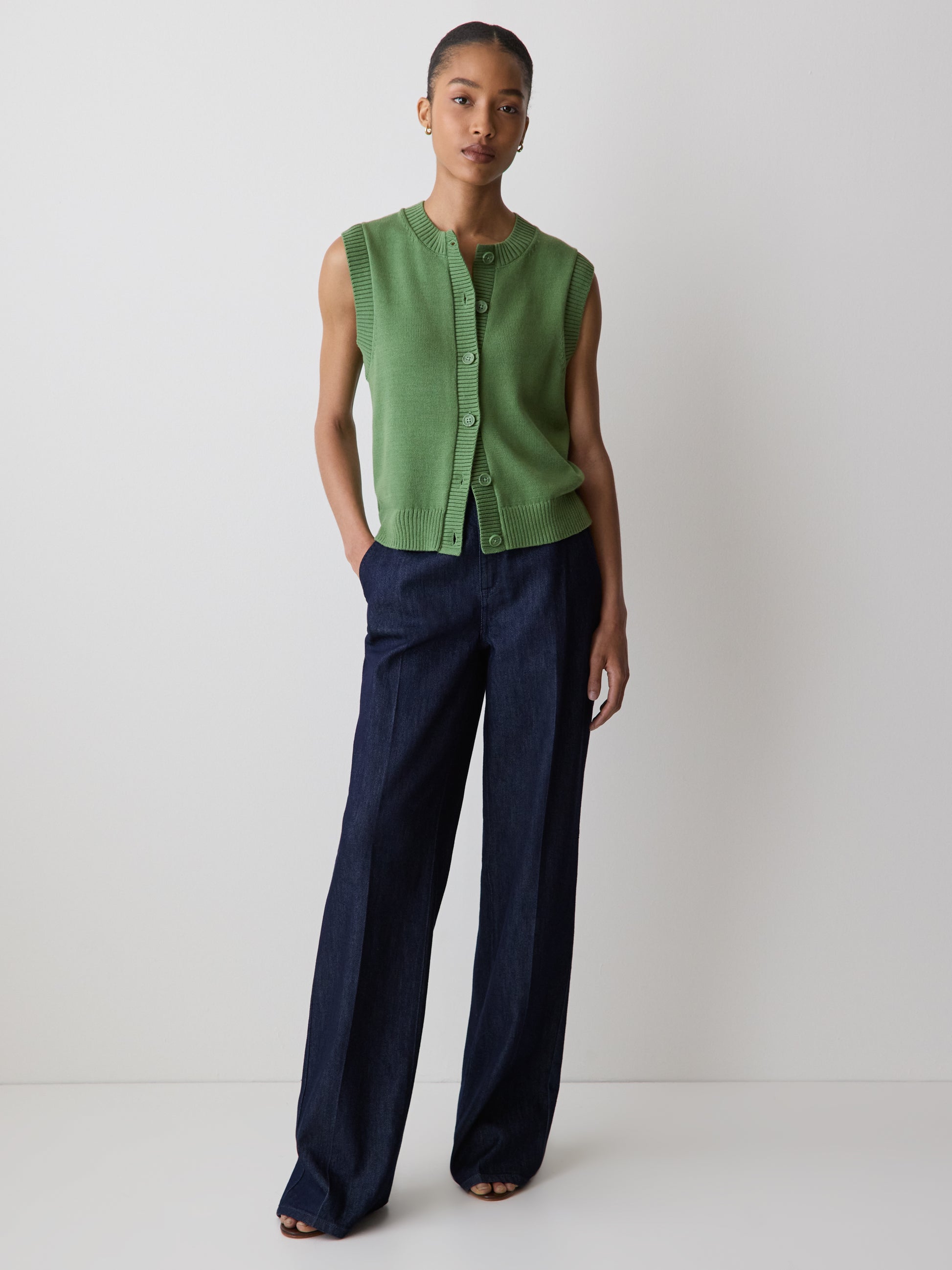 Sleeveless Crew-Neck Sweater Vest