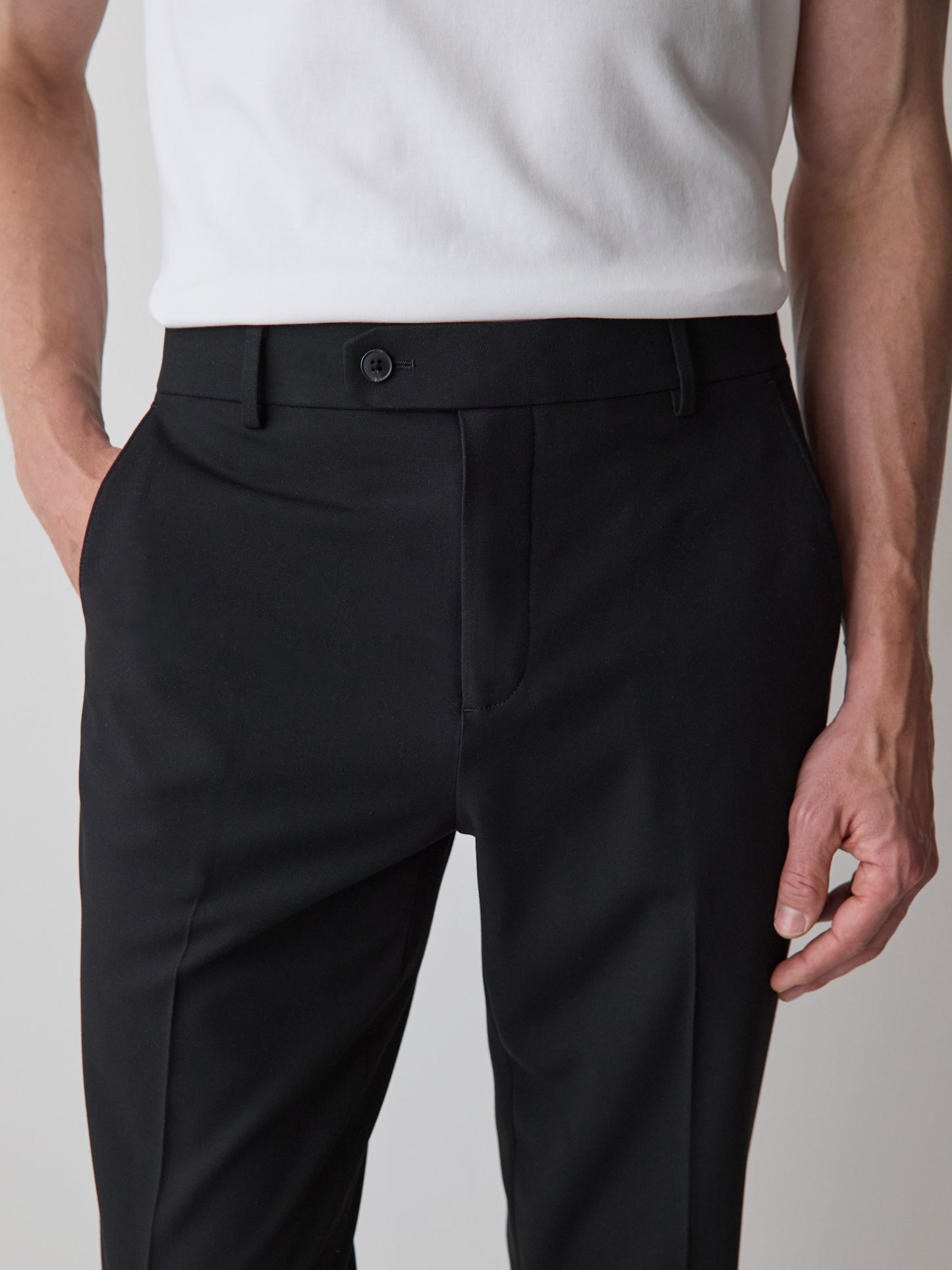 Pantalon Essentiel à Coupe Ajustée