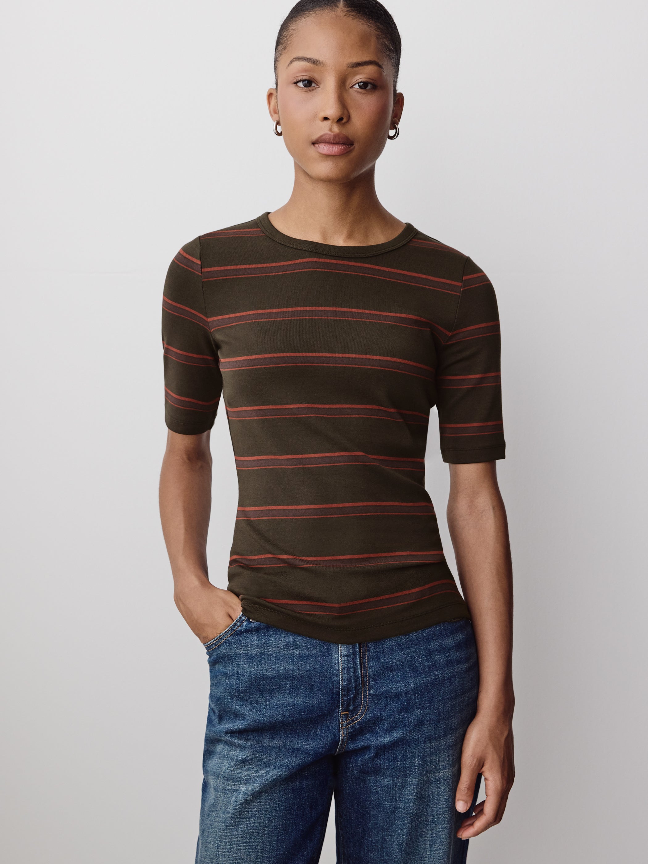 Fitted Ladies Knit Pullover Crew Neck T-Shirt