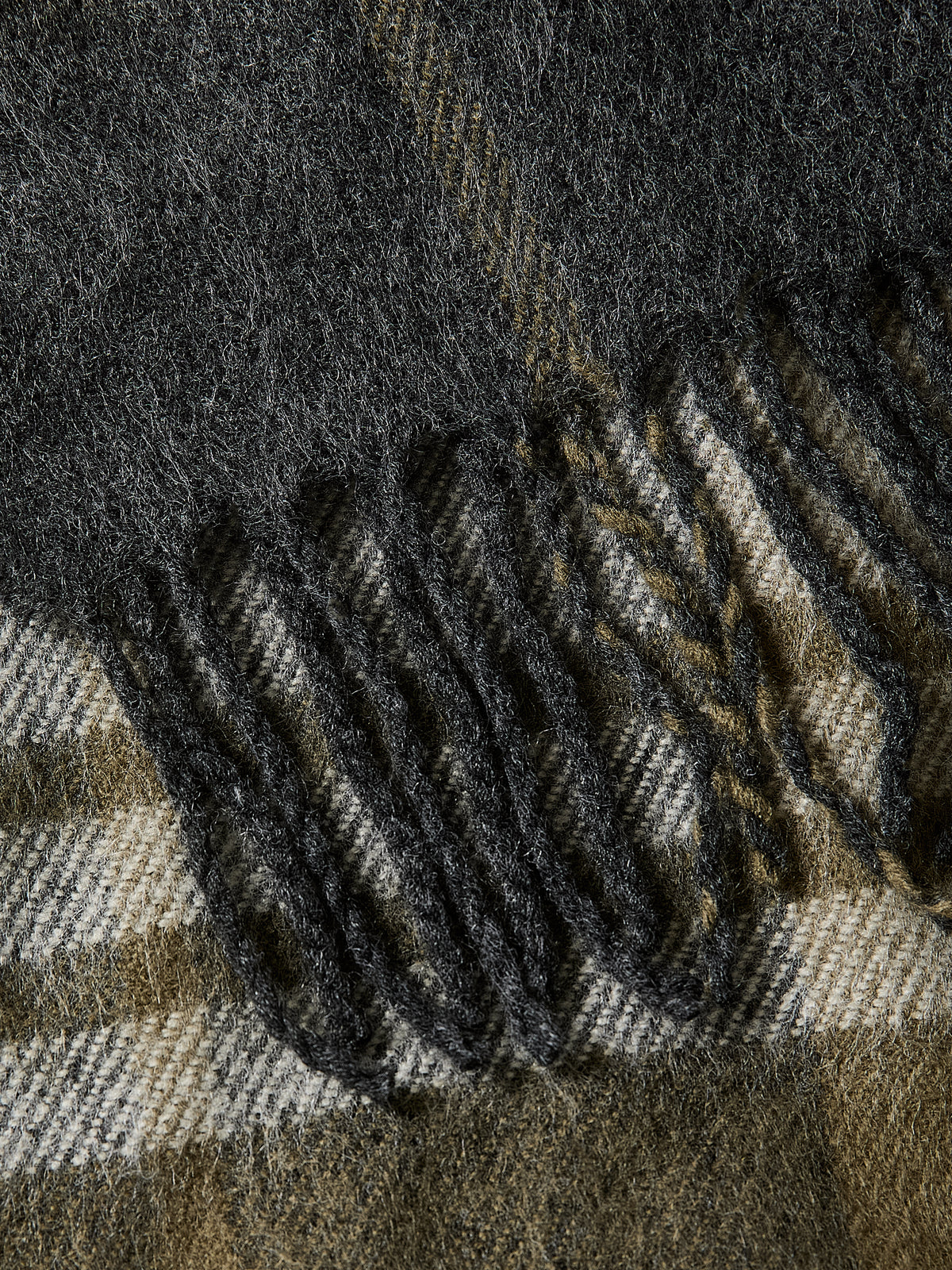 Plaid Scarf with Fringes