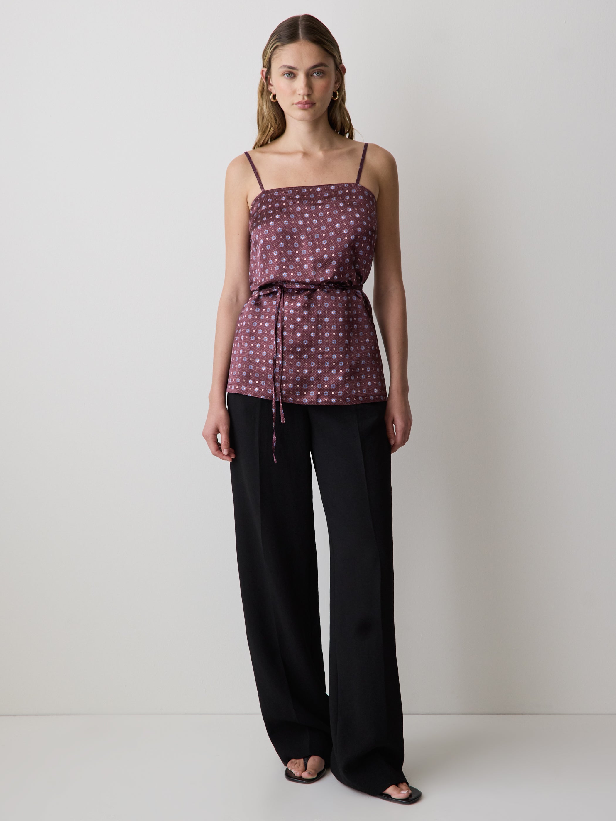 Women's Sleeveless Square-Neck Blouse Summer Top – RW&CO