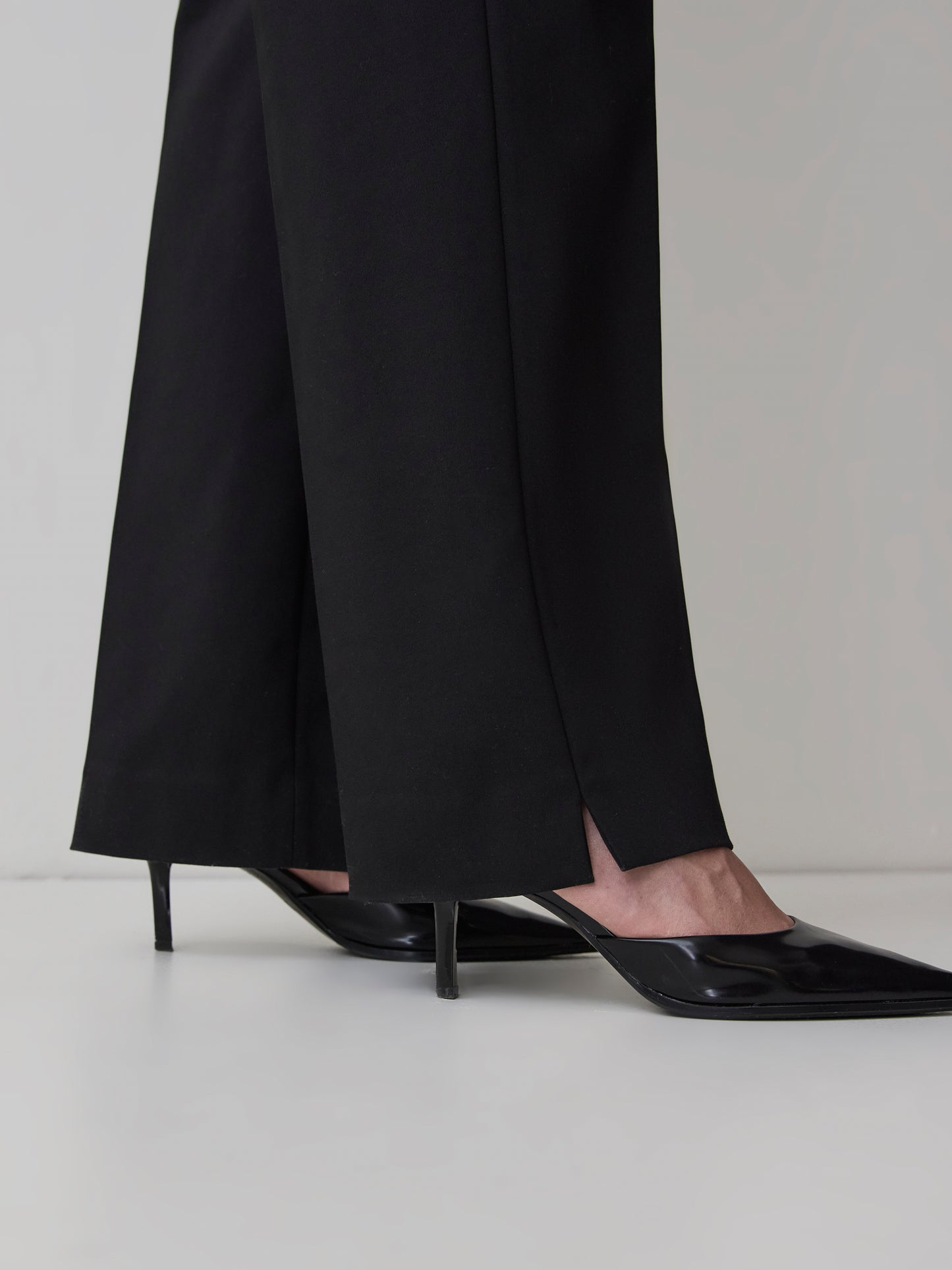 Limitless High-Rise Wide-Leg Signature Fit Pant