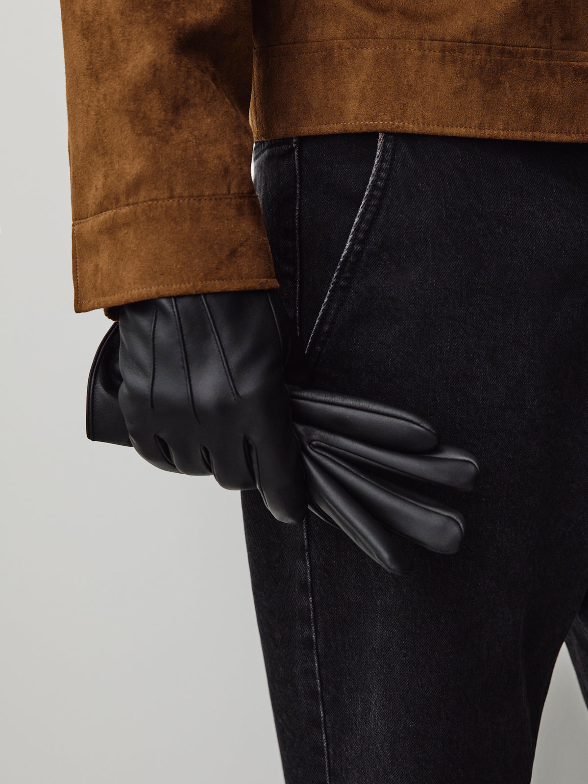 Tech-Friendly Leather Gloves