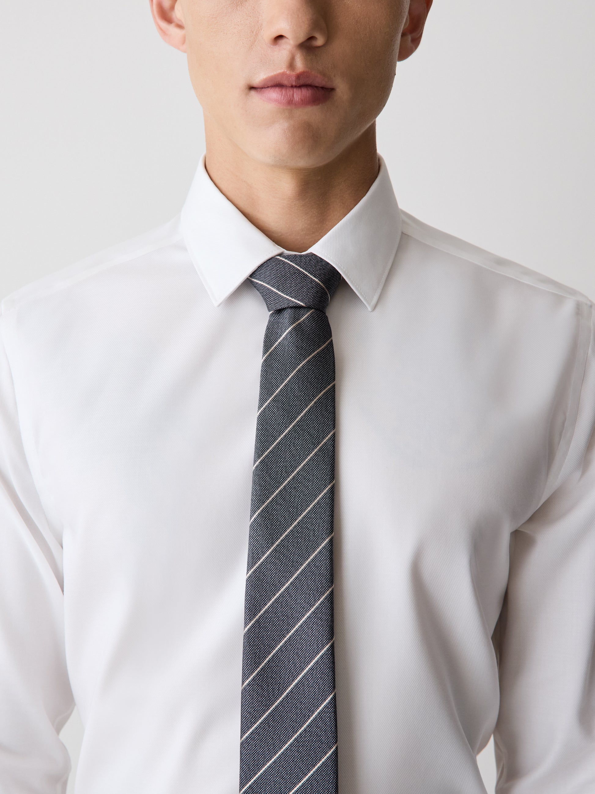 Men's Skinny Silk Linen Tie Charcoal Stripe