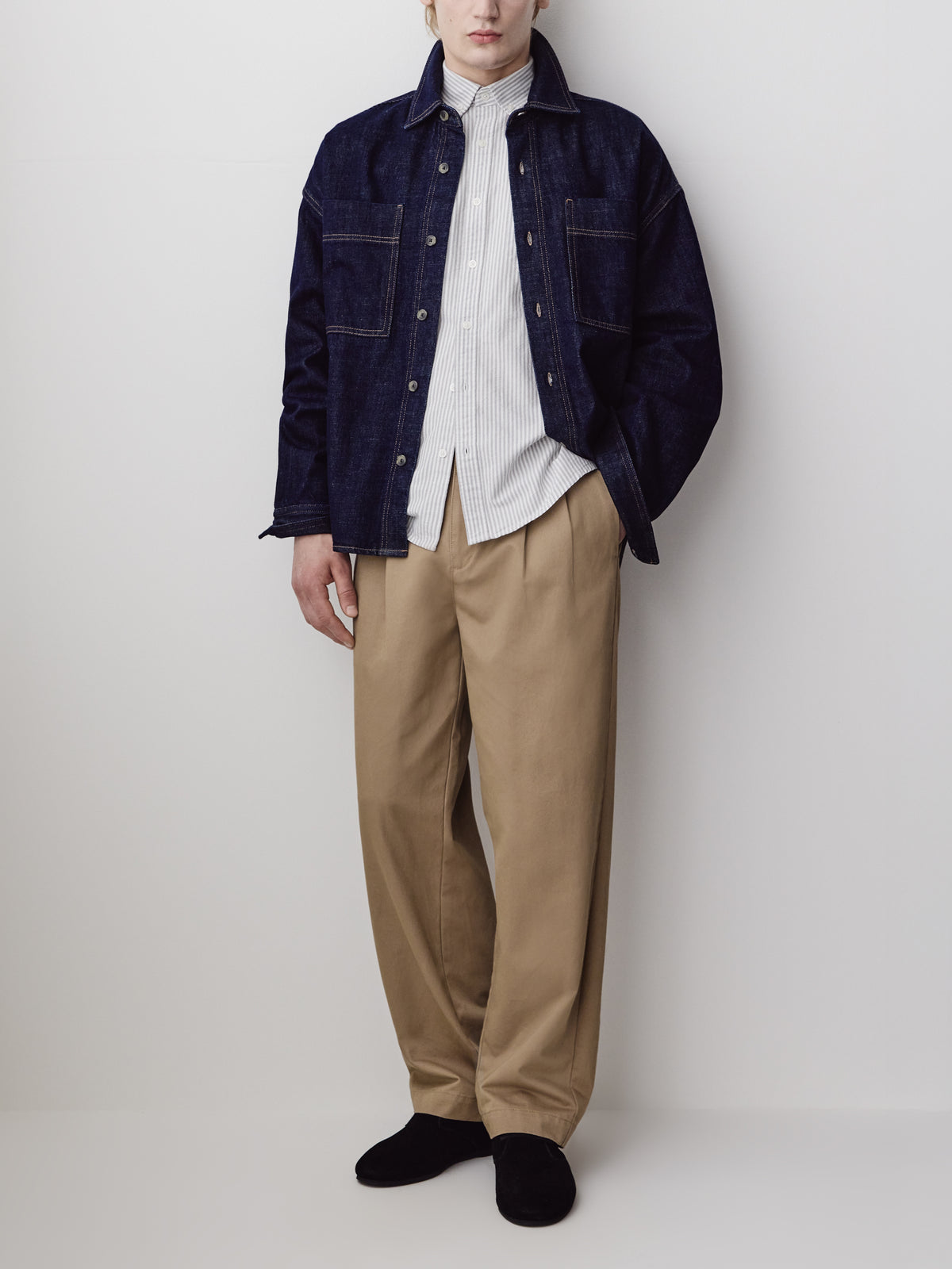 Loose Straight-Leg Pleated Chino Pant