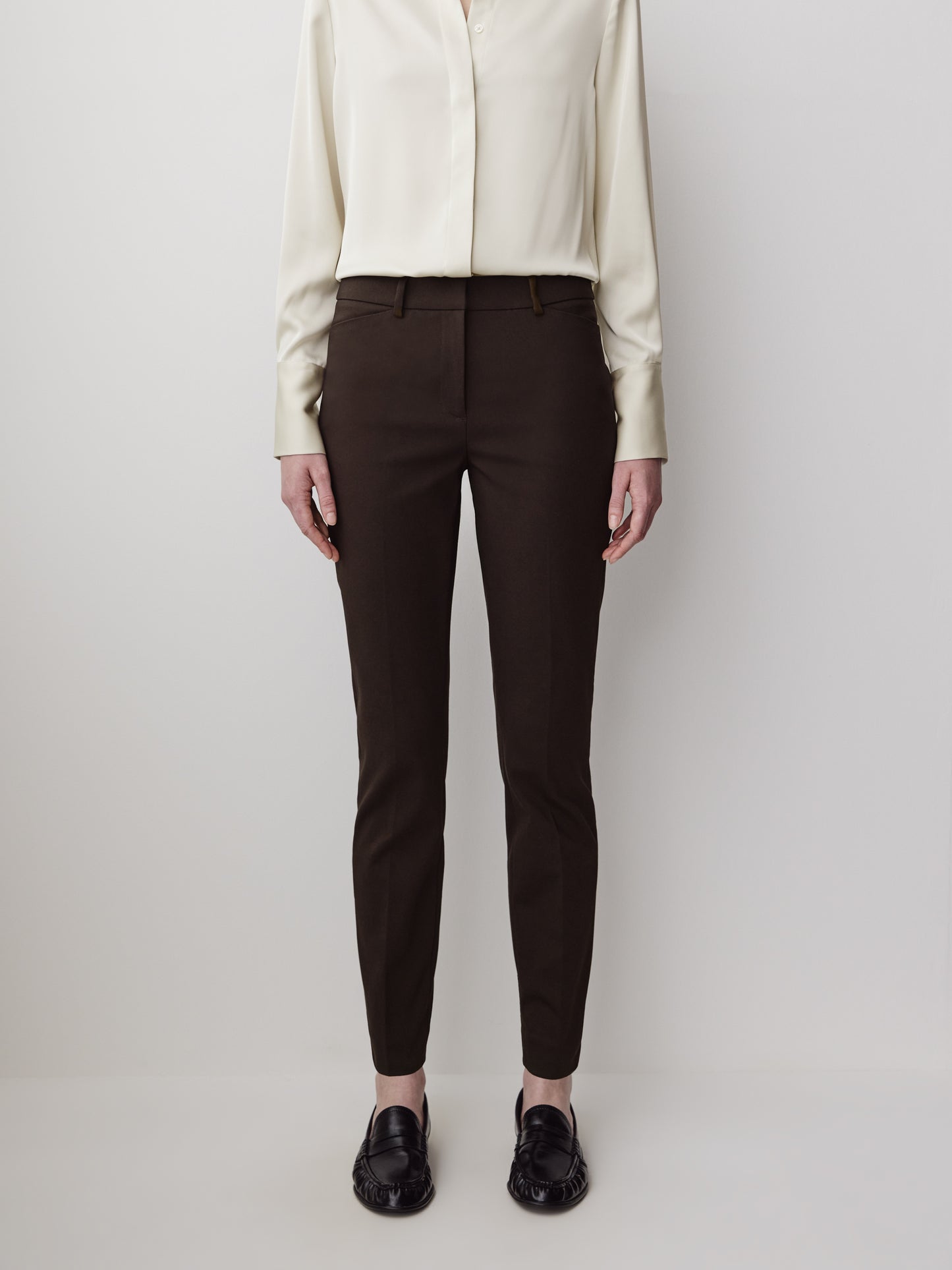 Mid-Rise Slim-Leg Signature 7/8 Pant